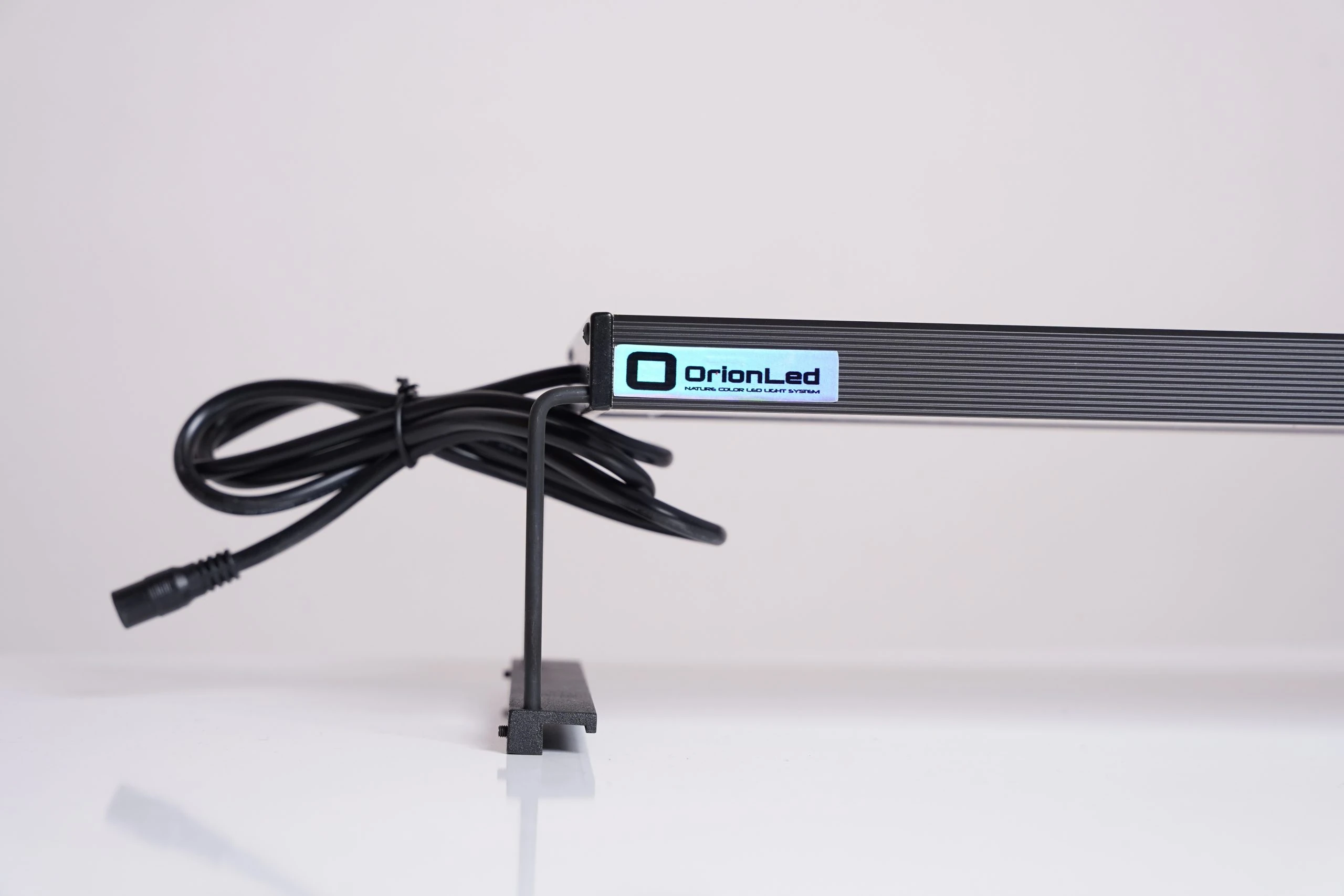 ORION LED D Serisi RGBW Telefon Kontrollü Aydınlatma BLACK 90cm