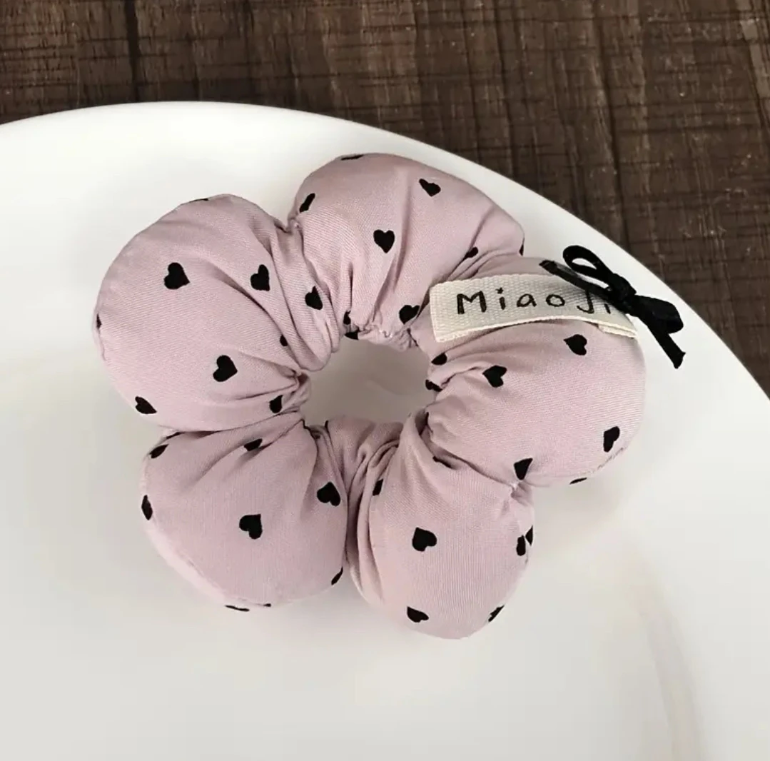 Kore Stili Kalp Desenli Pembe Çiçek Toka (Puffy Scrunchie)