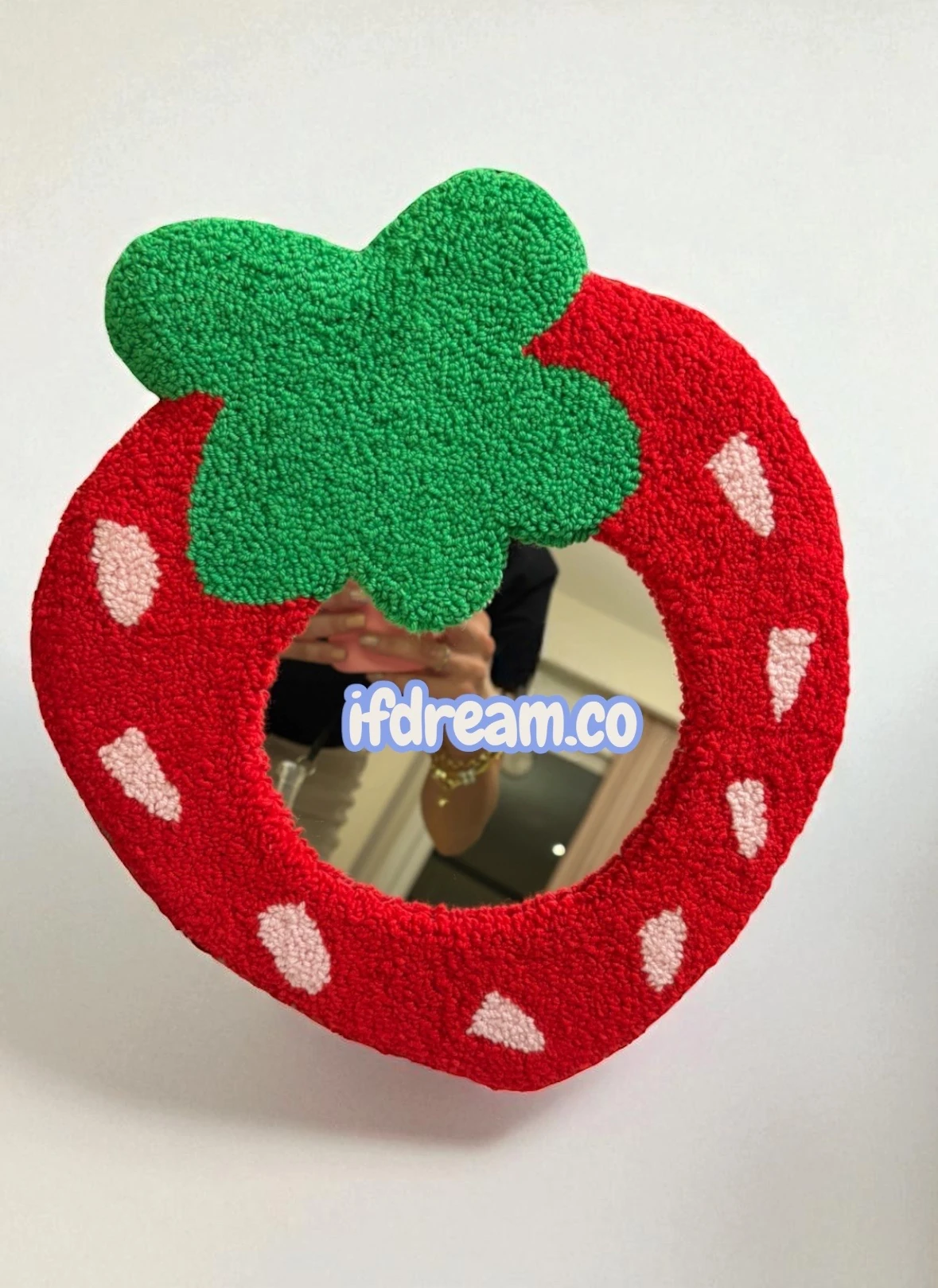 El Yapımı Punch Nakışı Kırmızı Çilek Desenli Dekoratif Ayaklı, Duvar Aynası