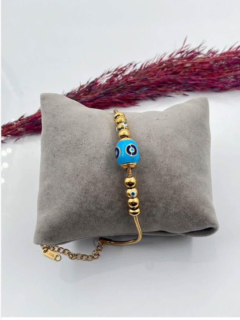 Nazar boncuklu bileklik