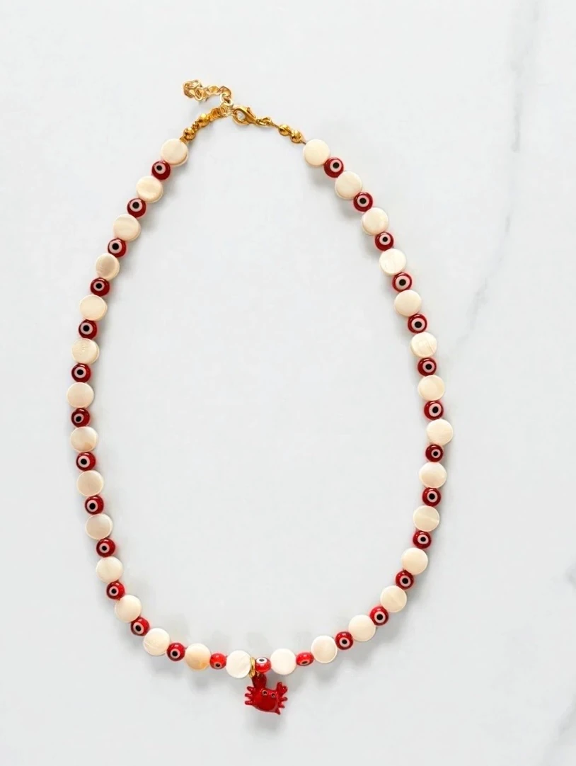 Nazar Boncuklu Kırmızı Yengeç Detaylı Kolye