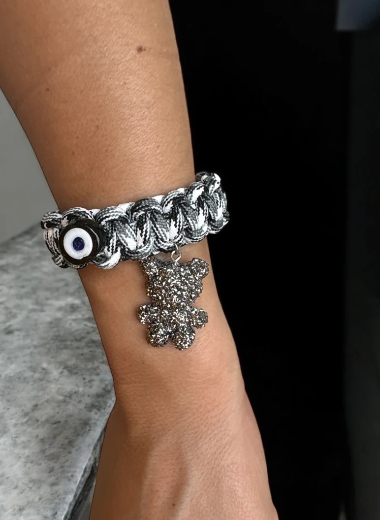 Örgü İp Üzeri Nazar Boncuklu ve Ayıcık Charm Bileklik