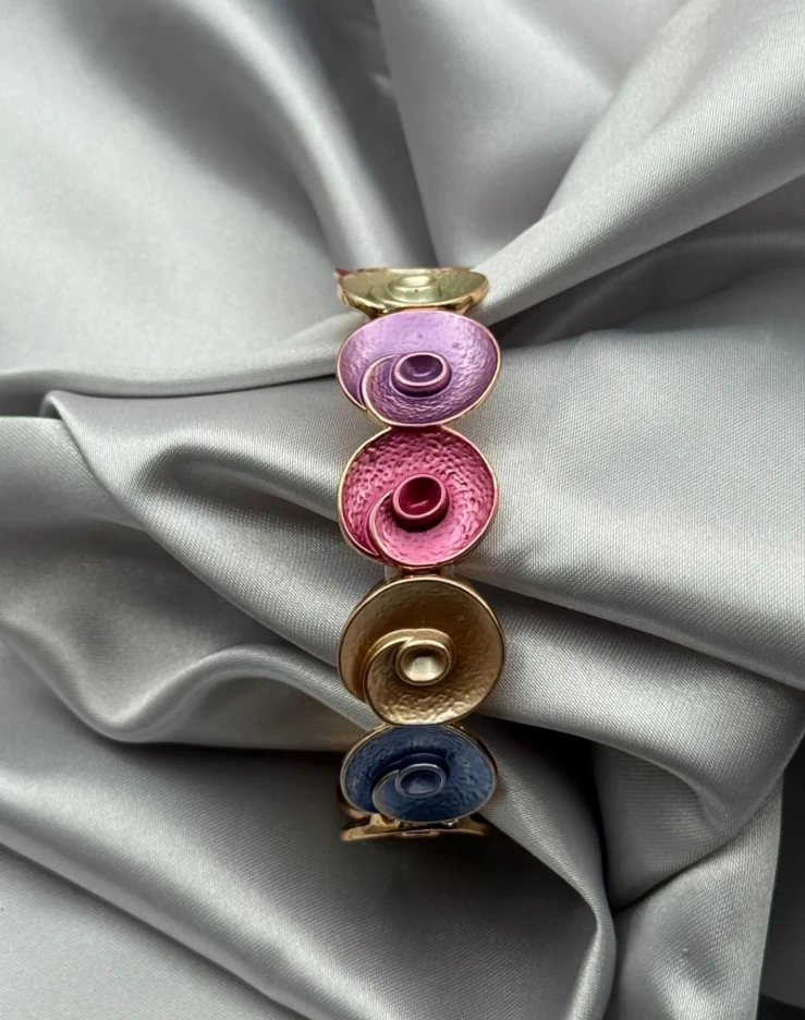 Çok Renkli Dairesel Mine Detaylı Esnek Bileklik