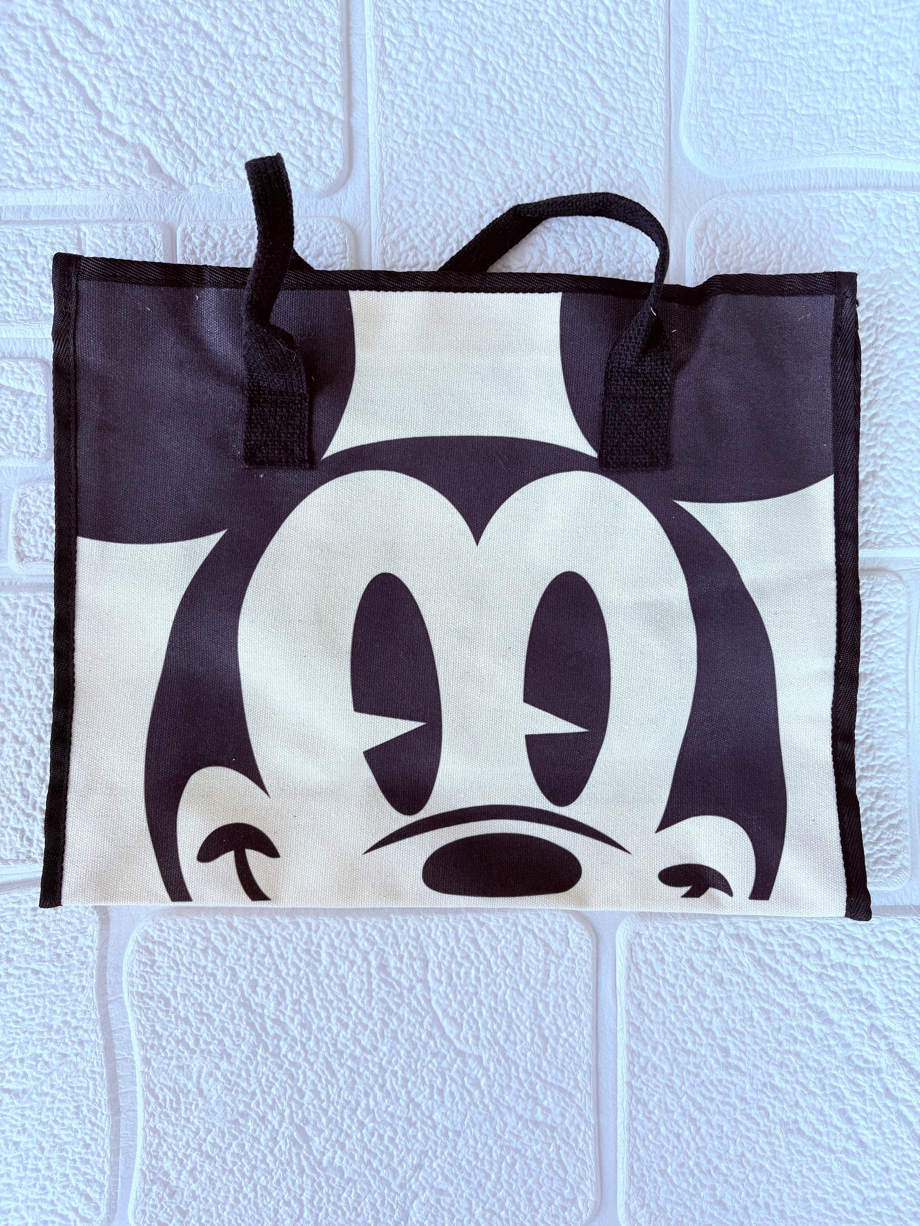 Mickey Mouse Siyah Bez Kanvas Büyük Boy Çanta – Disney Desenli Kumaş Çanta