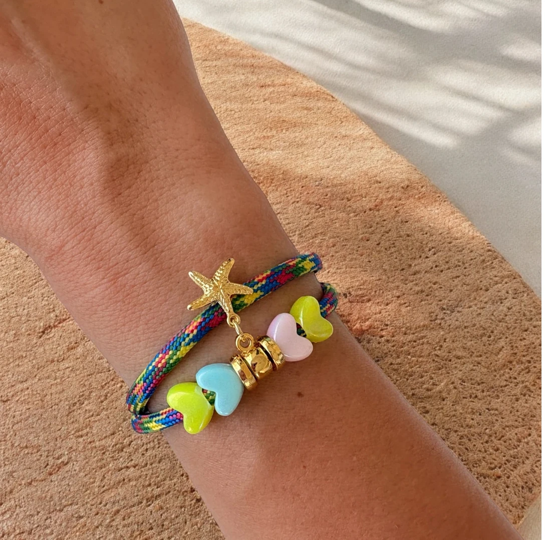 Çok Renkli İp Üzeri Kalp Boncuklu Deniz Yıldızı Charm Bileklik