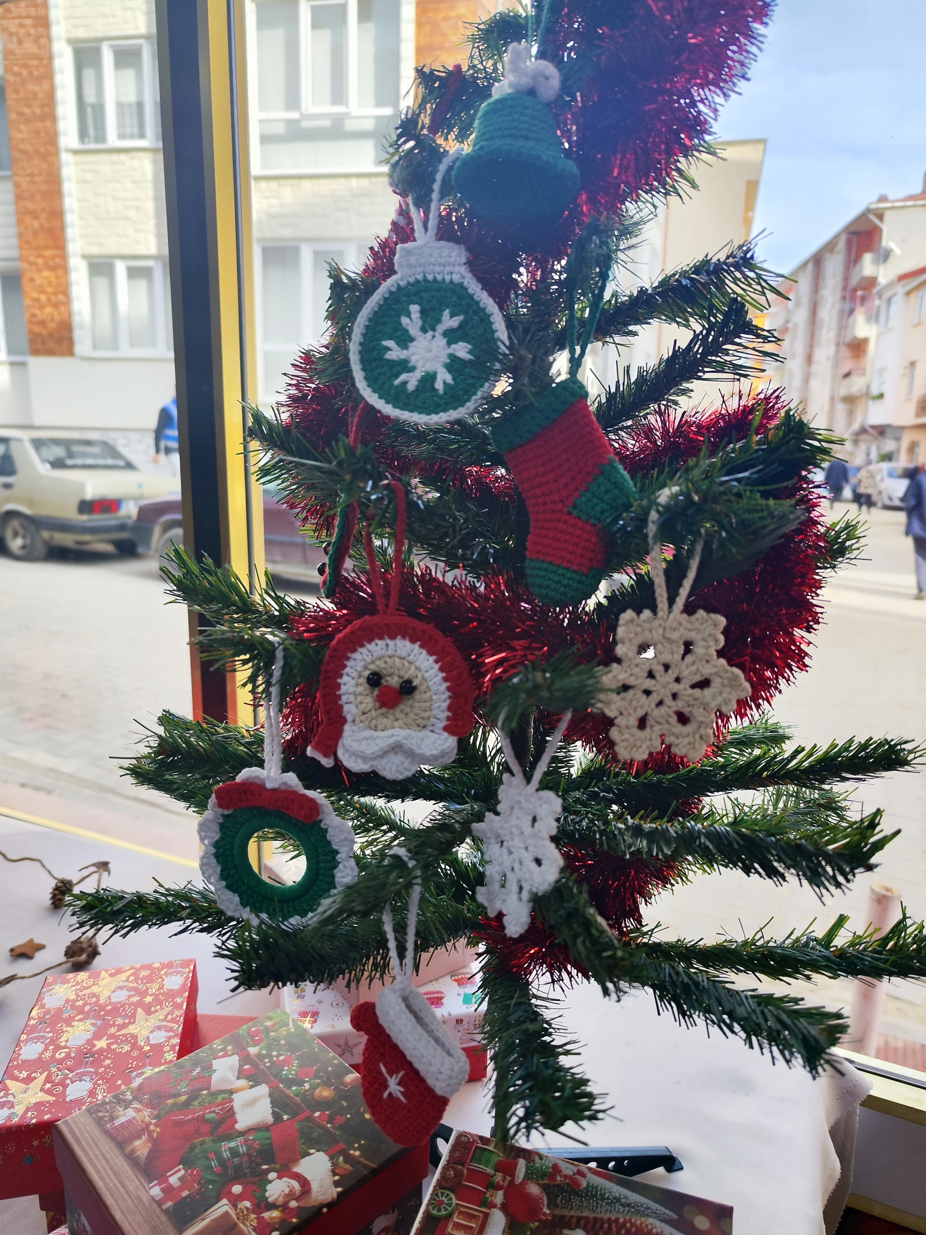 Yılbaşı Süsleri 10 Adet Özel Kutulu