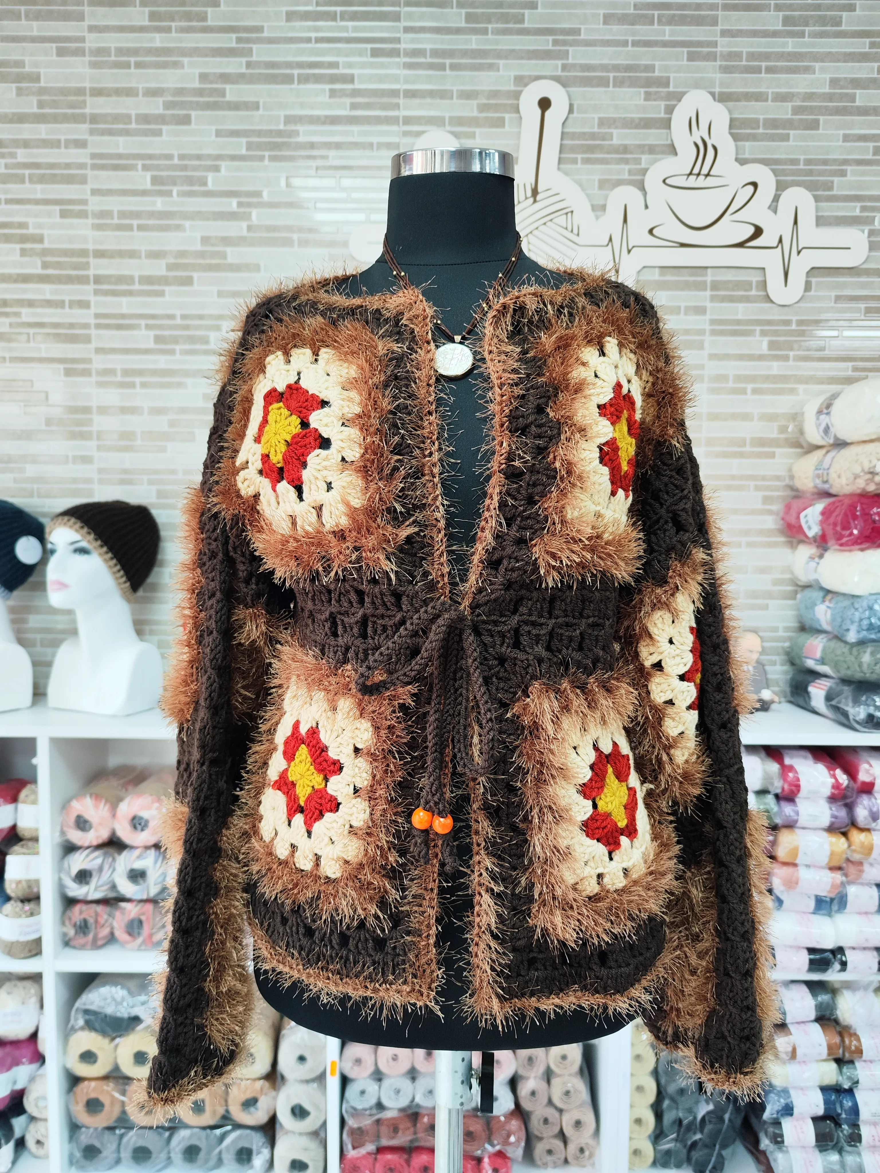 Granny Square Motifli Kışlık Bohem Hırka