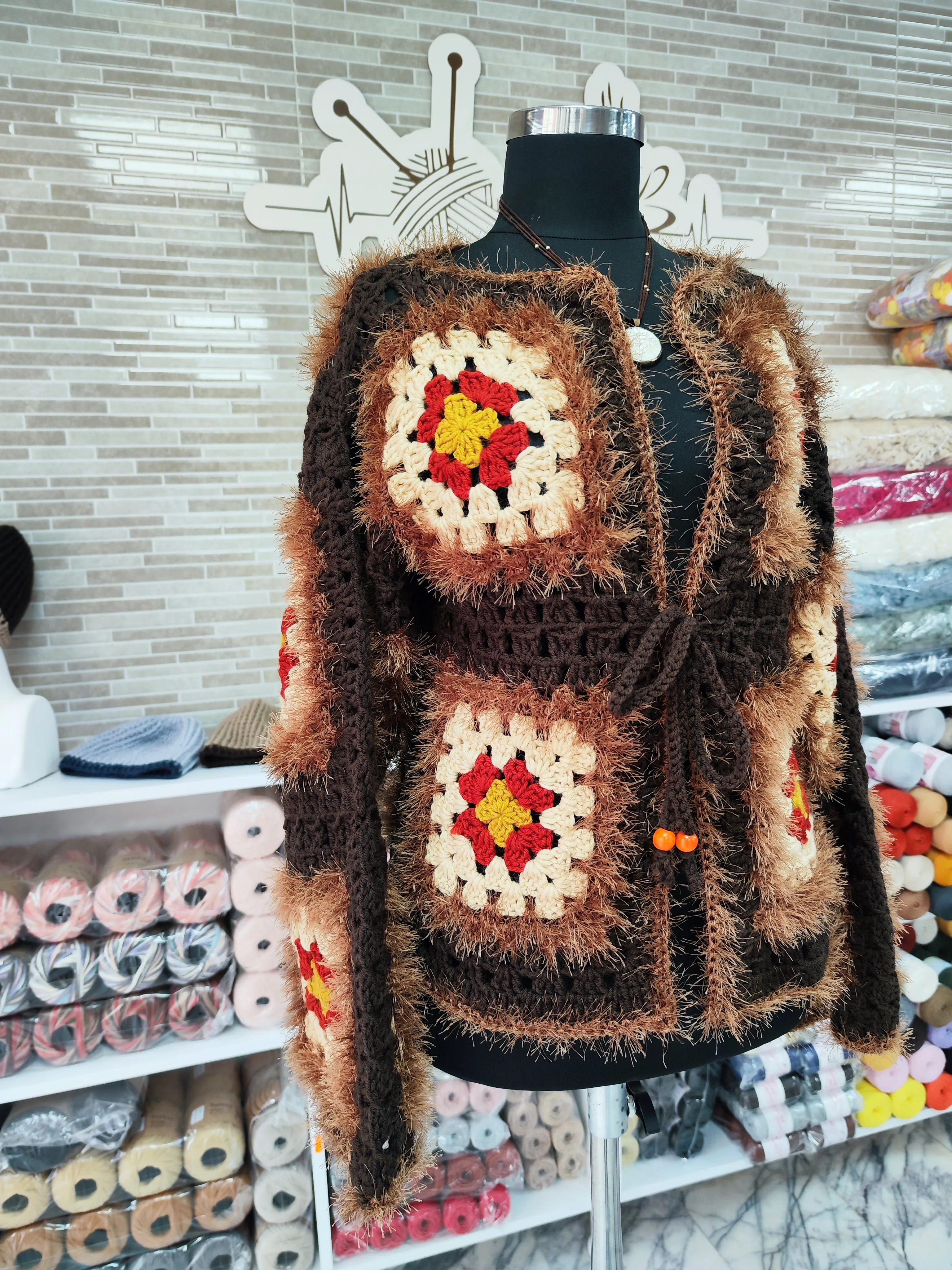 Granny Square Motifli Kışlık Bohem Hırka