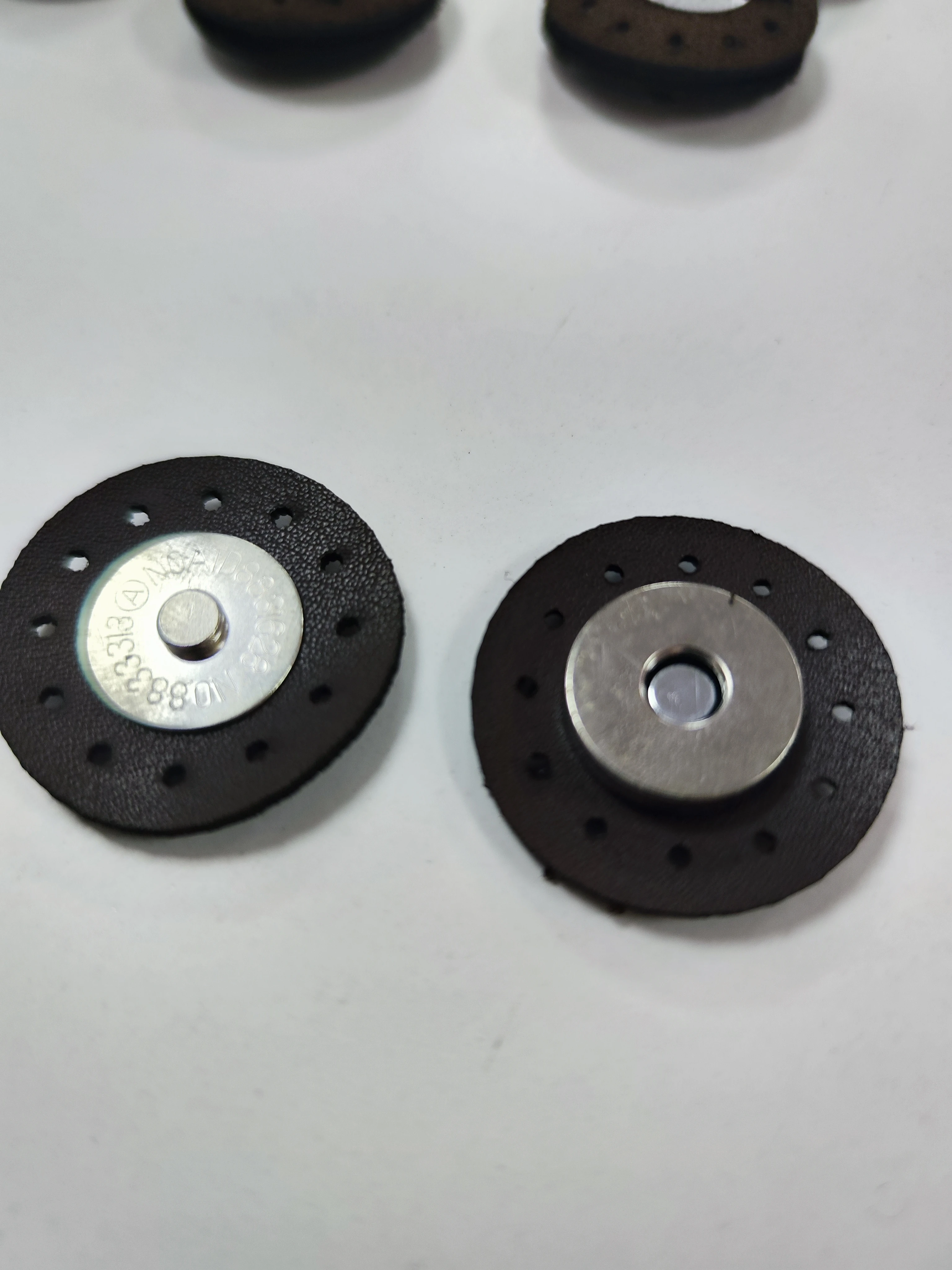 Derili Mıknatıs Dikmeli Koyu Kahve