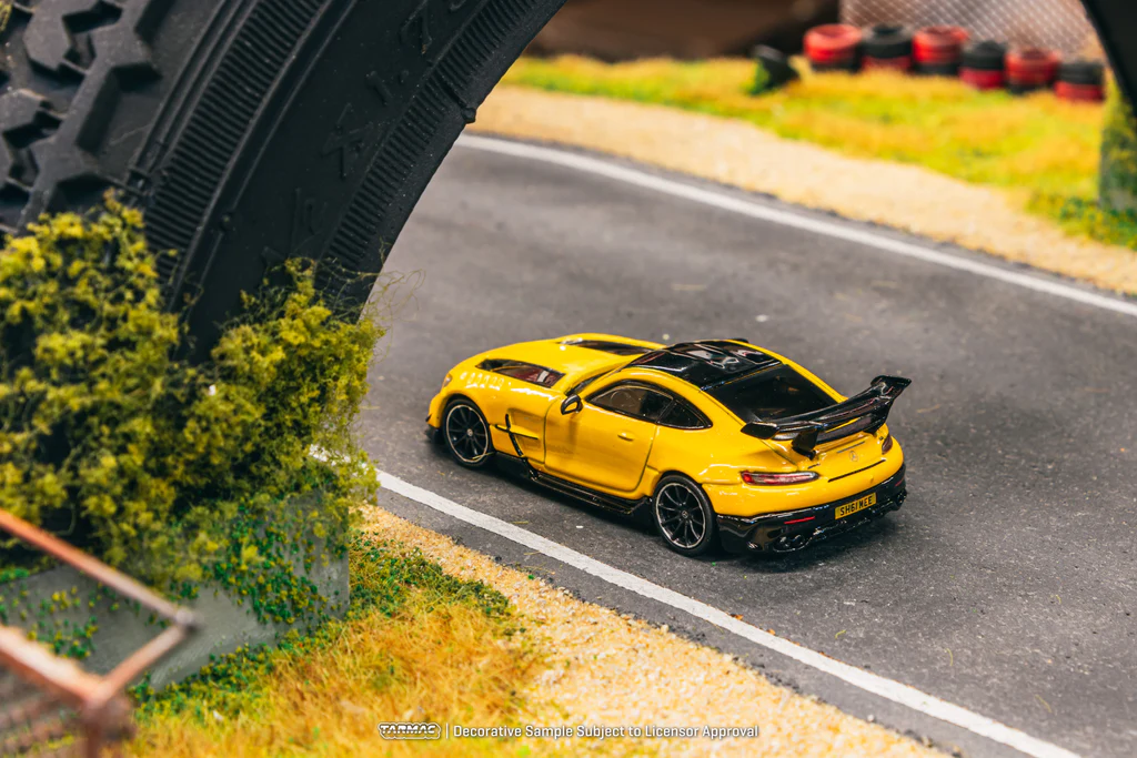 Tarmac Works Mercedes-Benz AMG GT Black Series - SHMEE150 - GLOBAL64 