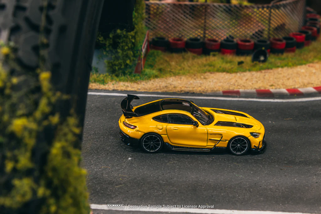 Tarmac Works Mercedes-Benz AMG GT Black Series - SHMEE150 - GLOBAL64 