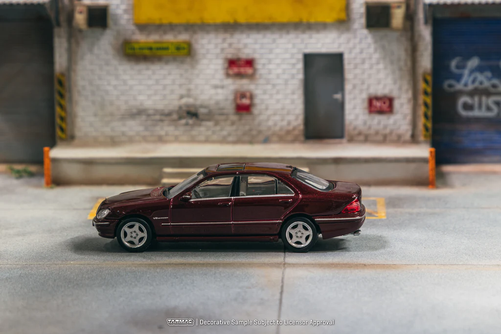 Tarmac Works Mercedes-Benz S 55 AMG Bordeaux Red Metallic - GLOBAL64