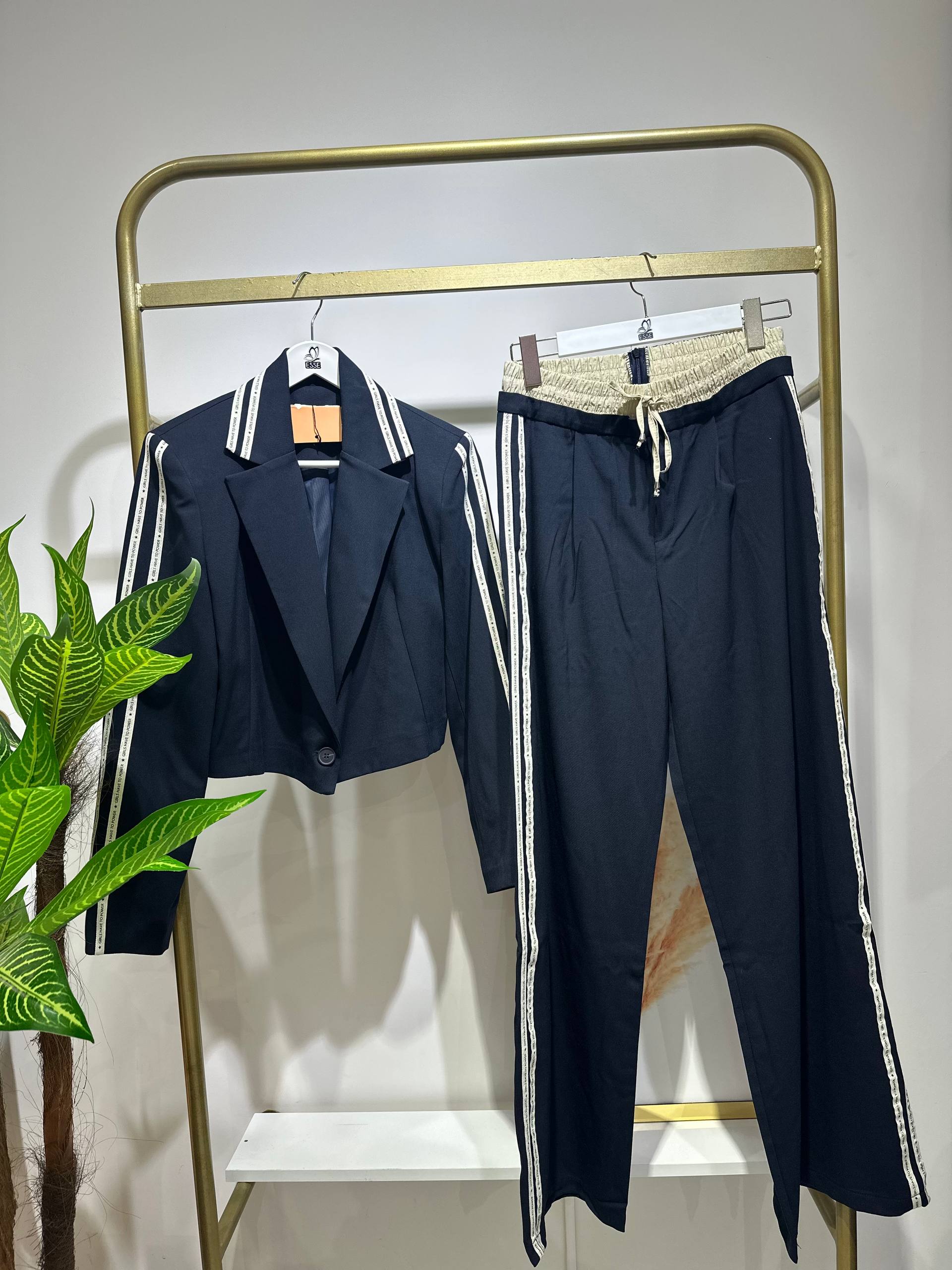 Şerit Detaylı Crop Ceket Takım - Lacivert