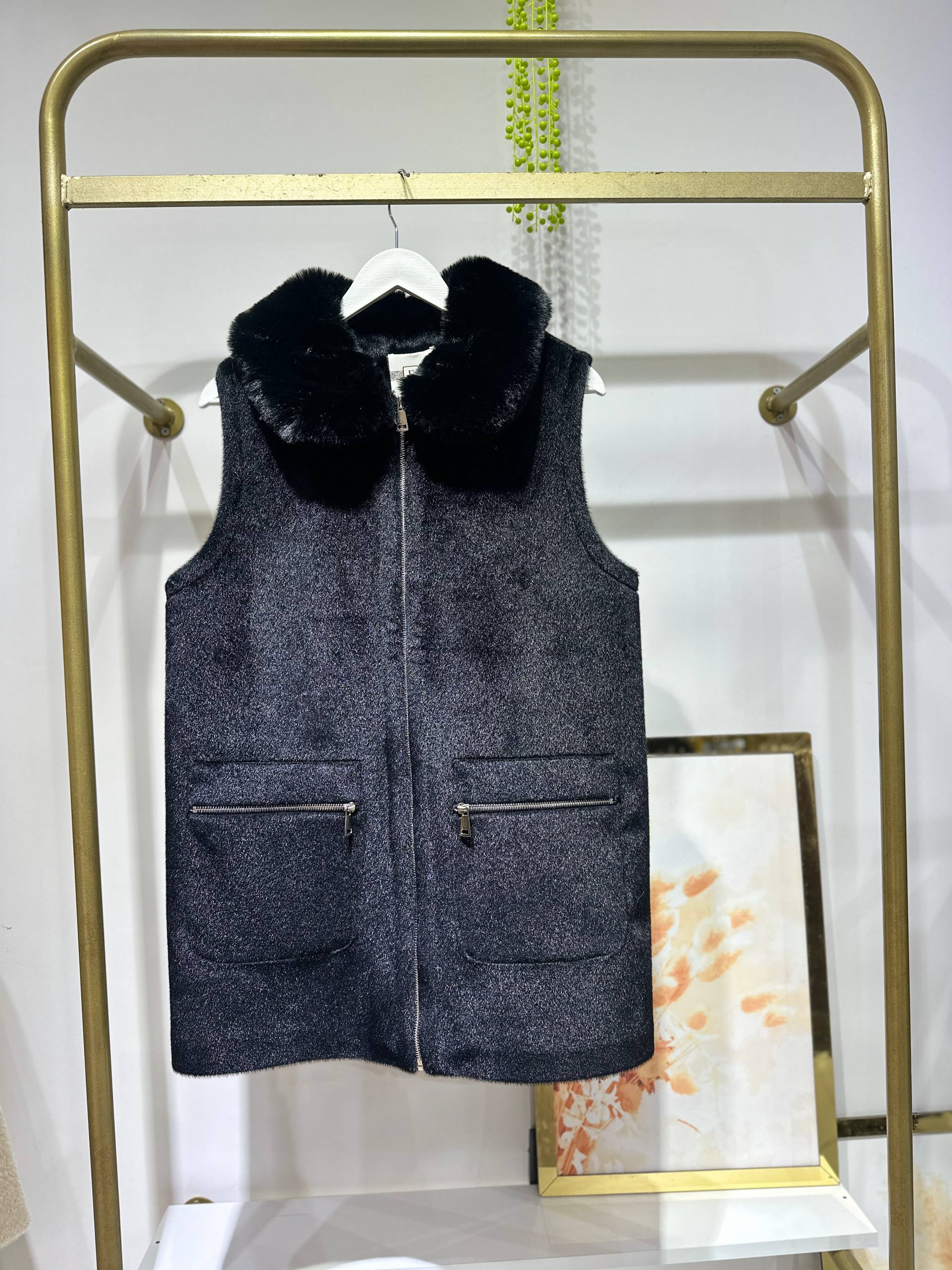 Angora Kürklü Yelek - Siyah