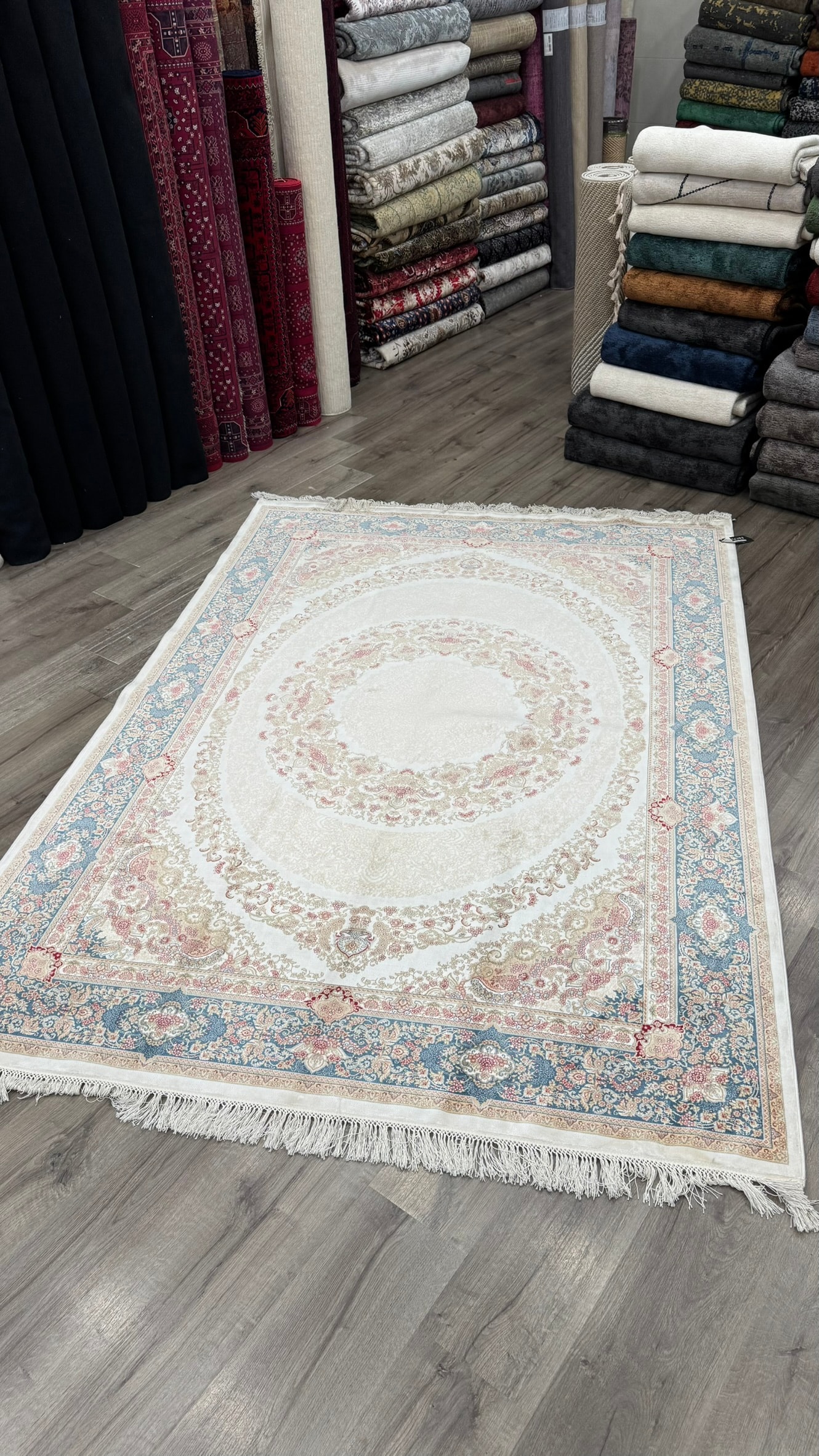 Makine Dokuması Modal İpek 120 Tarak Açık Renk Salon Halısı 160x230 - 4m2 Halı