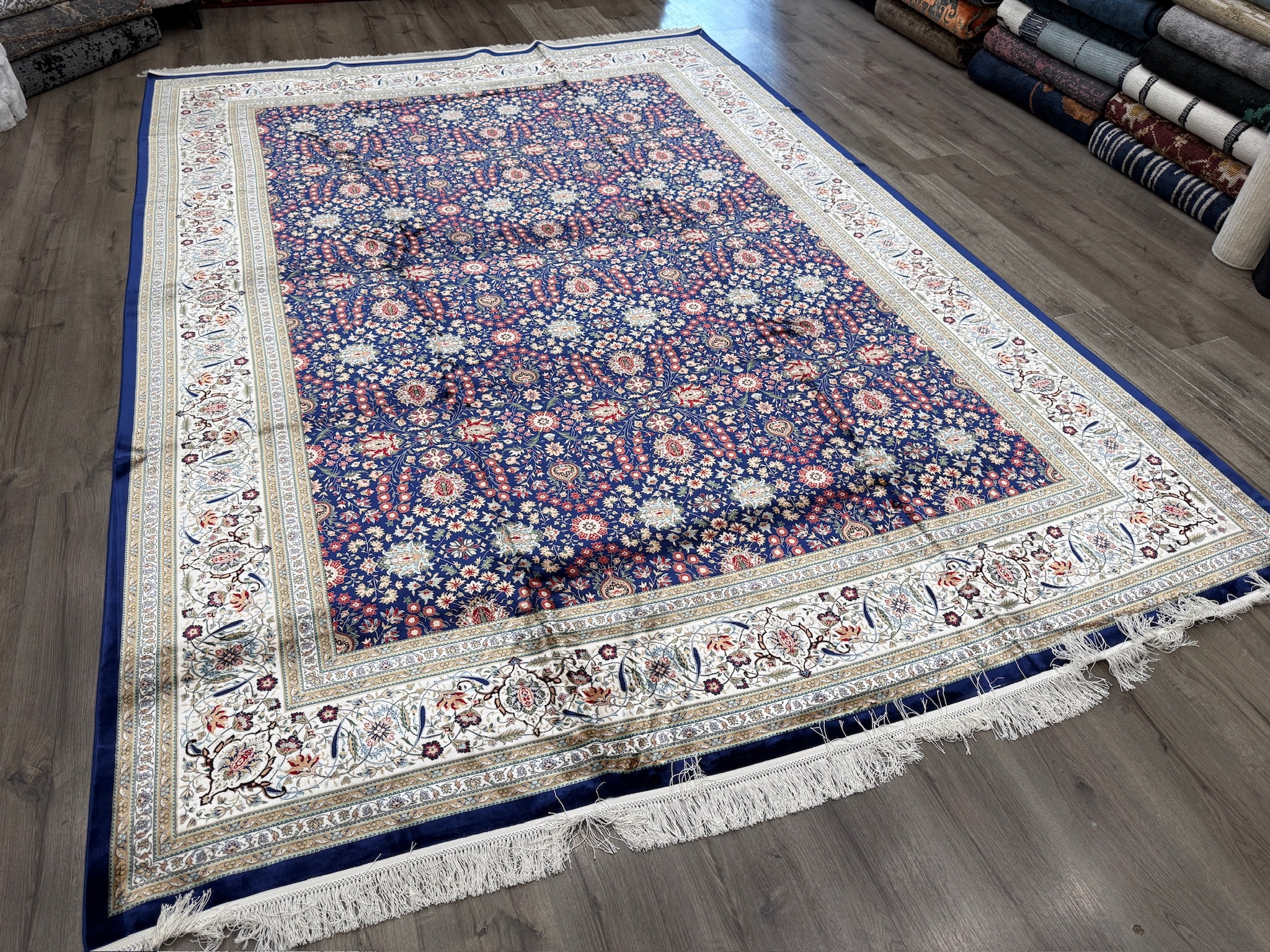Hereke 7 Dağın Çiçeği Desenli Viskon İpek Özel Makine Salon Halısı 240x340