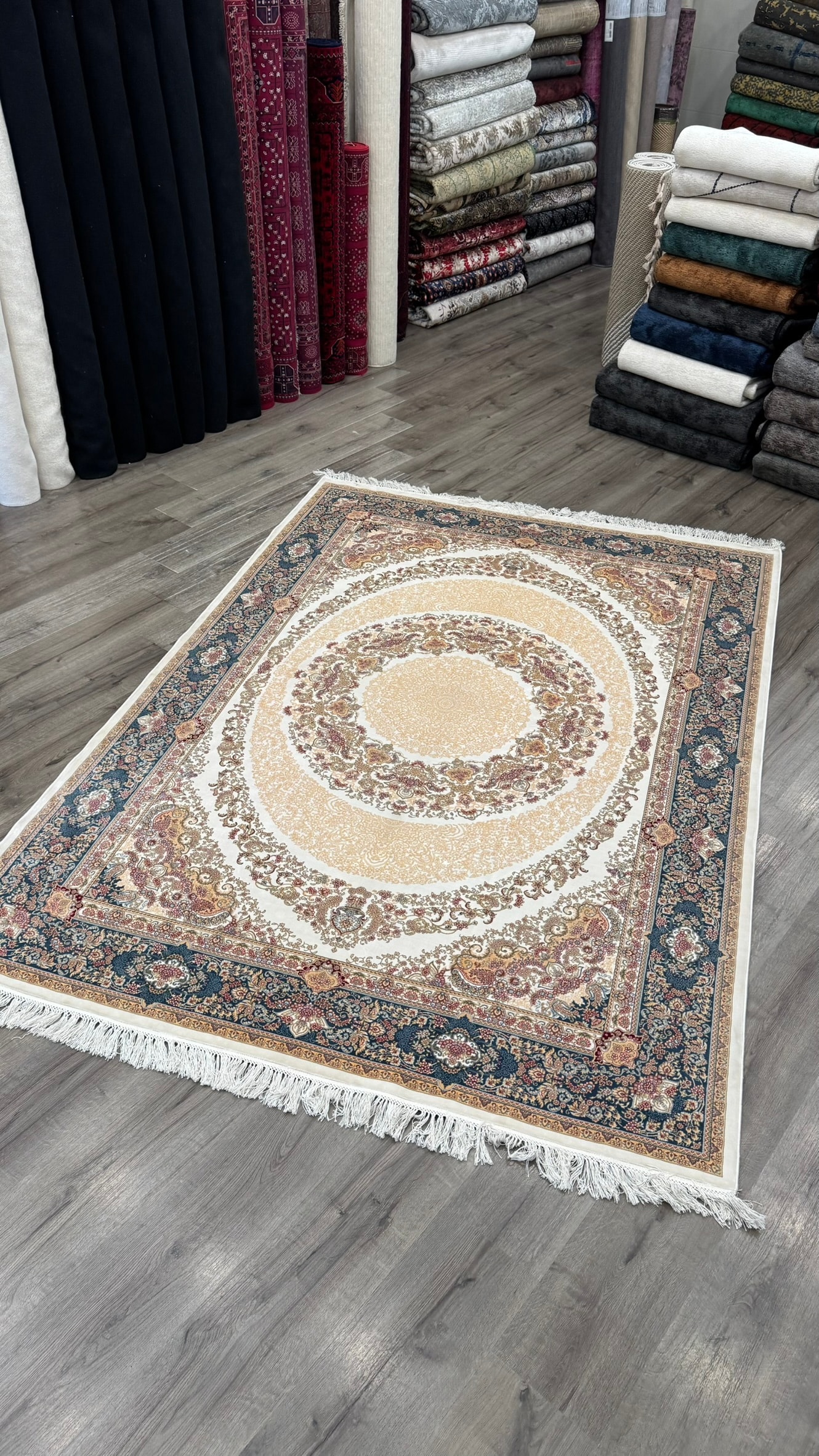 Makine Dokuması Modal İpek 120 Tarak Açık Renk Salon Halısı 160x230 - 4m2 Halı