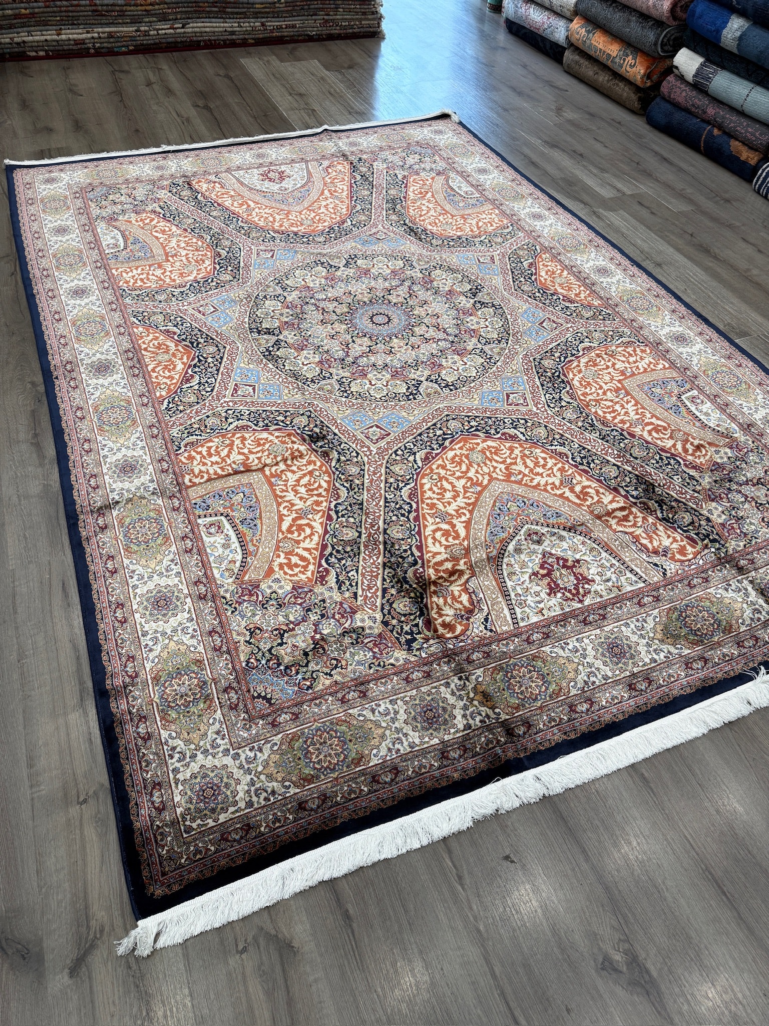 Majestic Amber Viskon İpek Halı 120 Tarak Sıklığında 200×300 - 6m² Salon Halısı