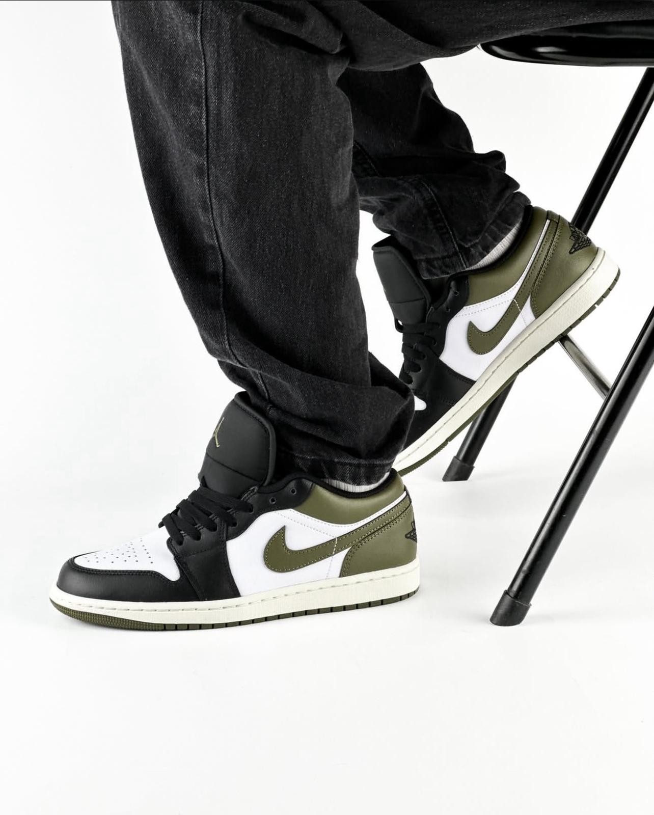 Jordan 1 Low Black Toe Medium Olive