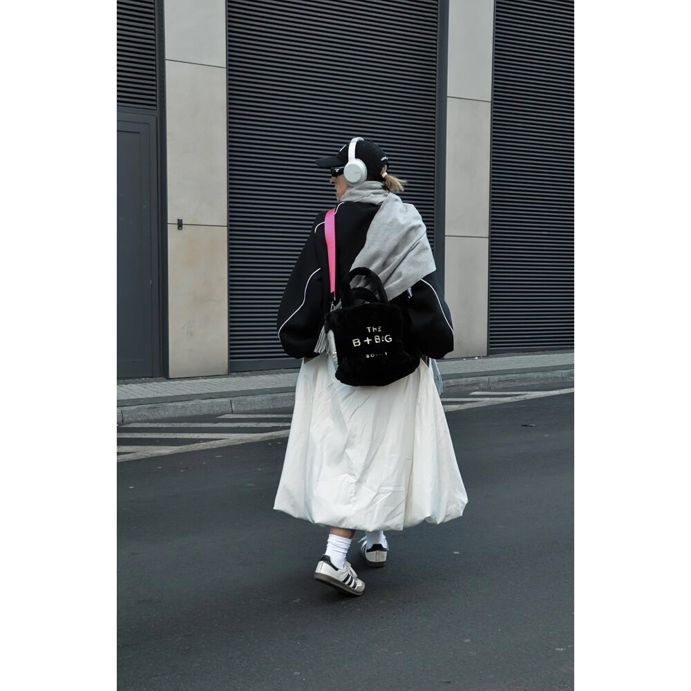 Bonheur Fluffy Sheep Beige Bag Black