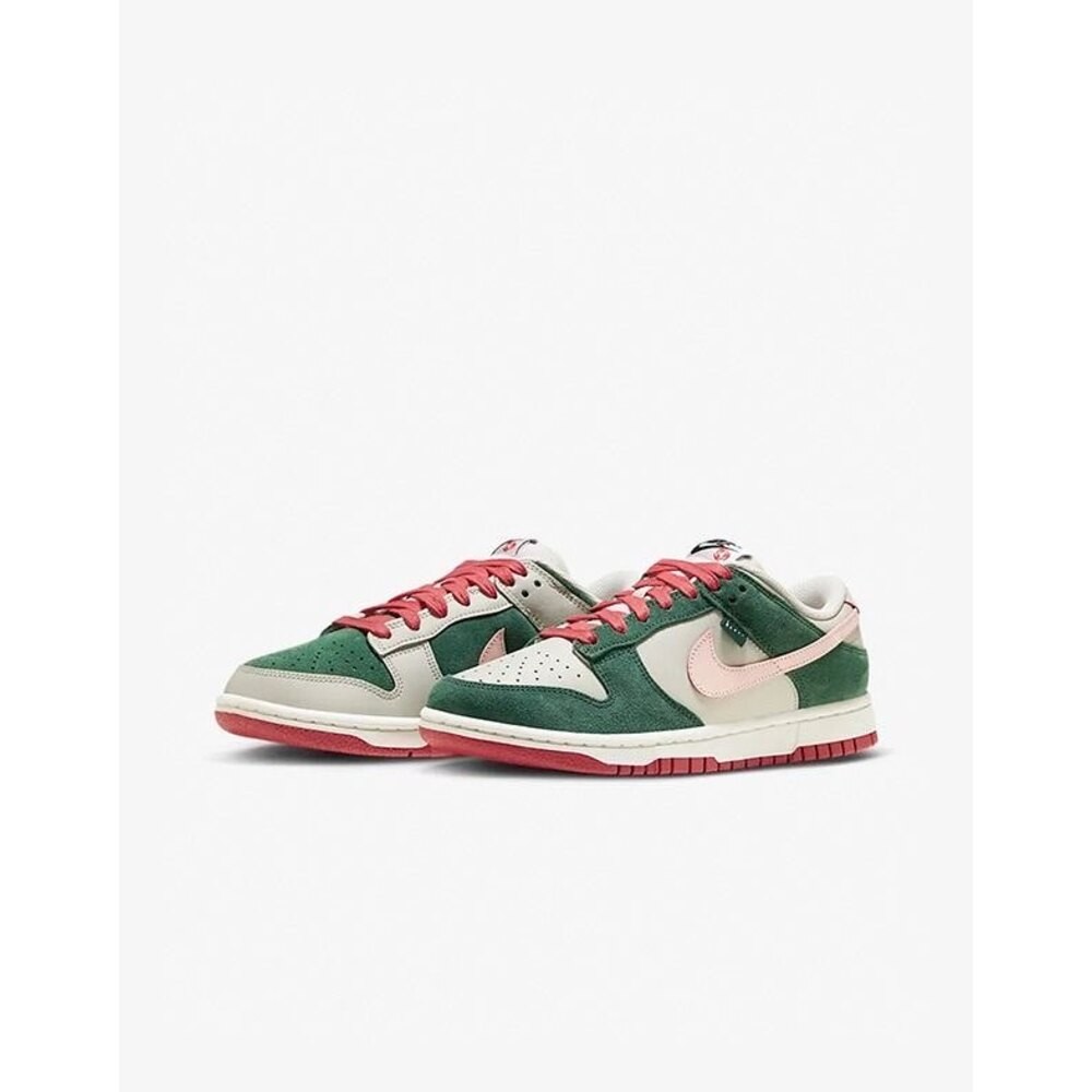 Nike Dunk Low ‘All Petals United’