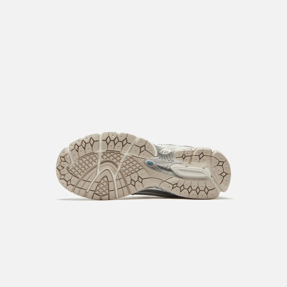New Balance 1906R Silver Metallic Sea Salt