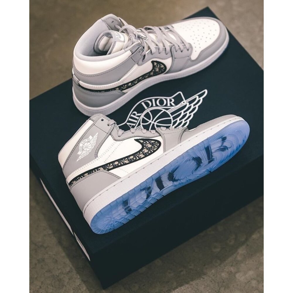 Air Jordan 1 Retro High Dior