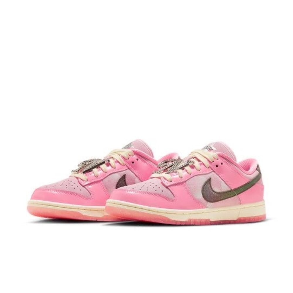 Nike Dunk Low LX Barbie