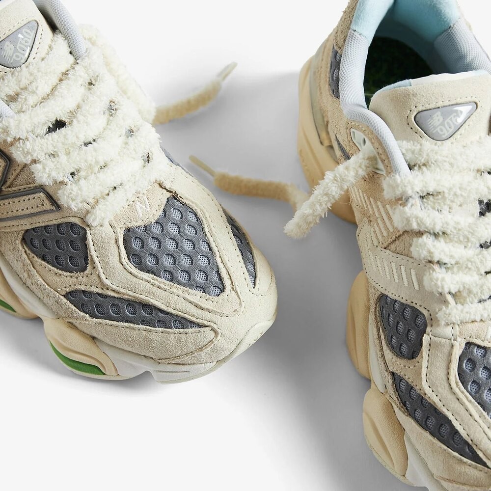 New Balance 9060 Bricks & Wood