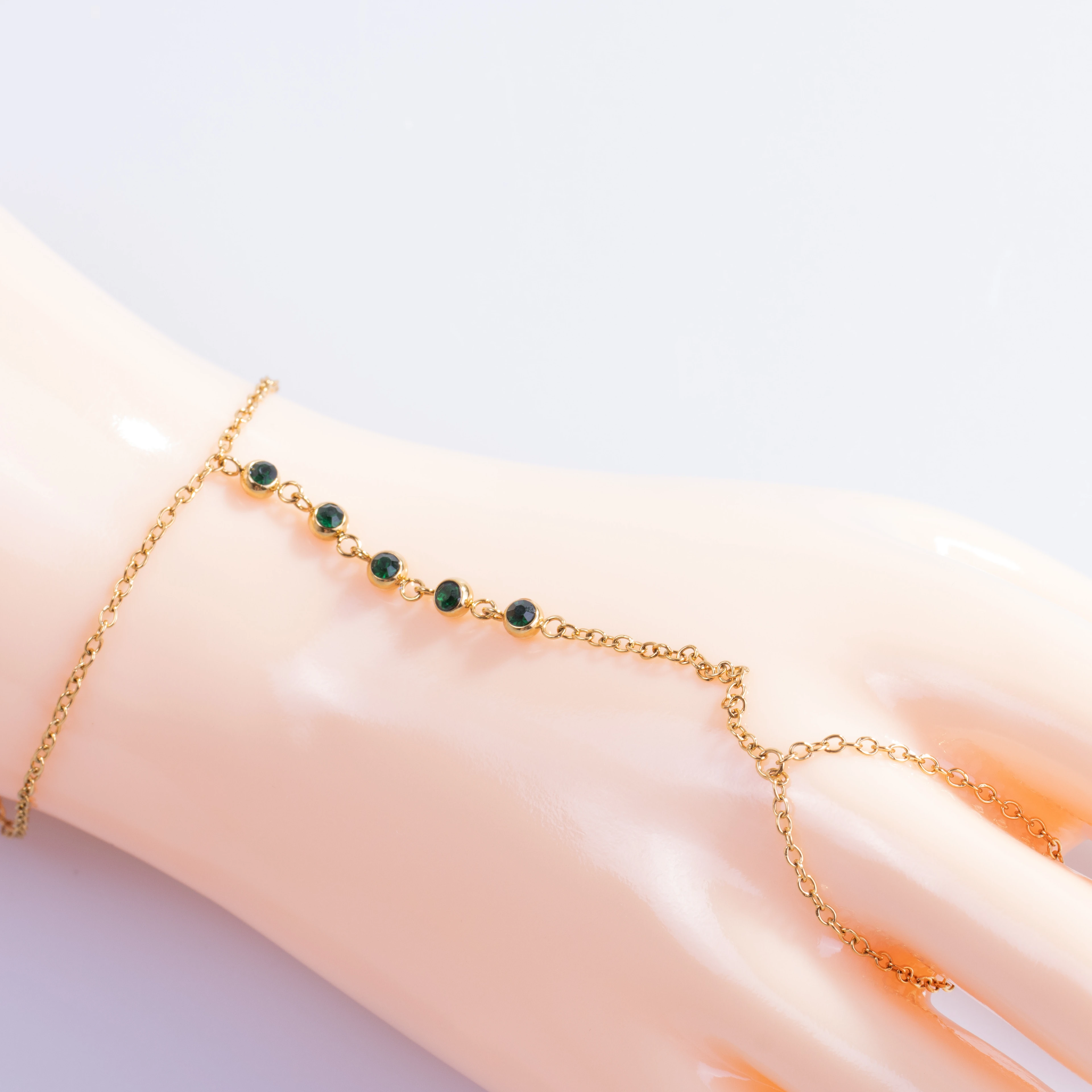 Purniz Shahmaran | Çelik Şahmeran