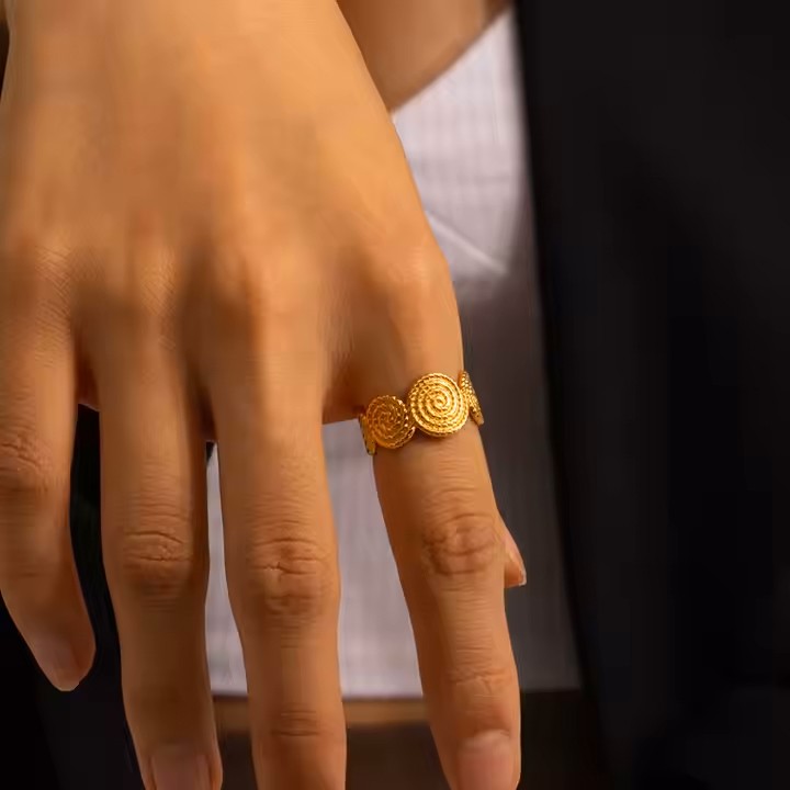 Spiraluxe Ring | Çelik Yüzük