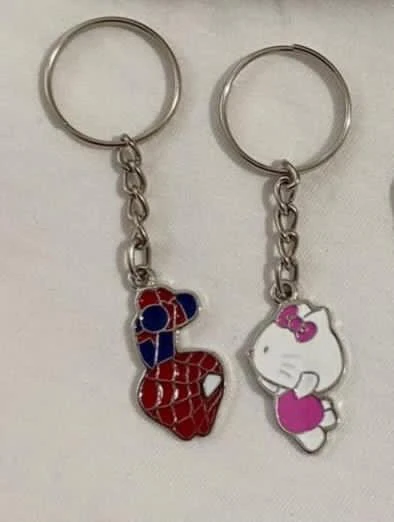Hello kitty Soiderman çift anahtarlık 