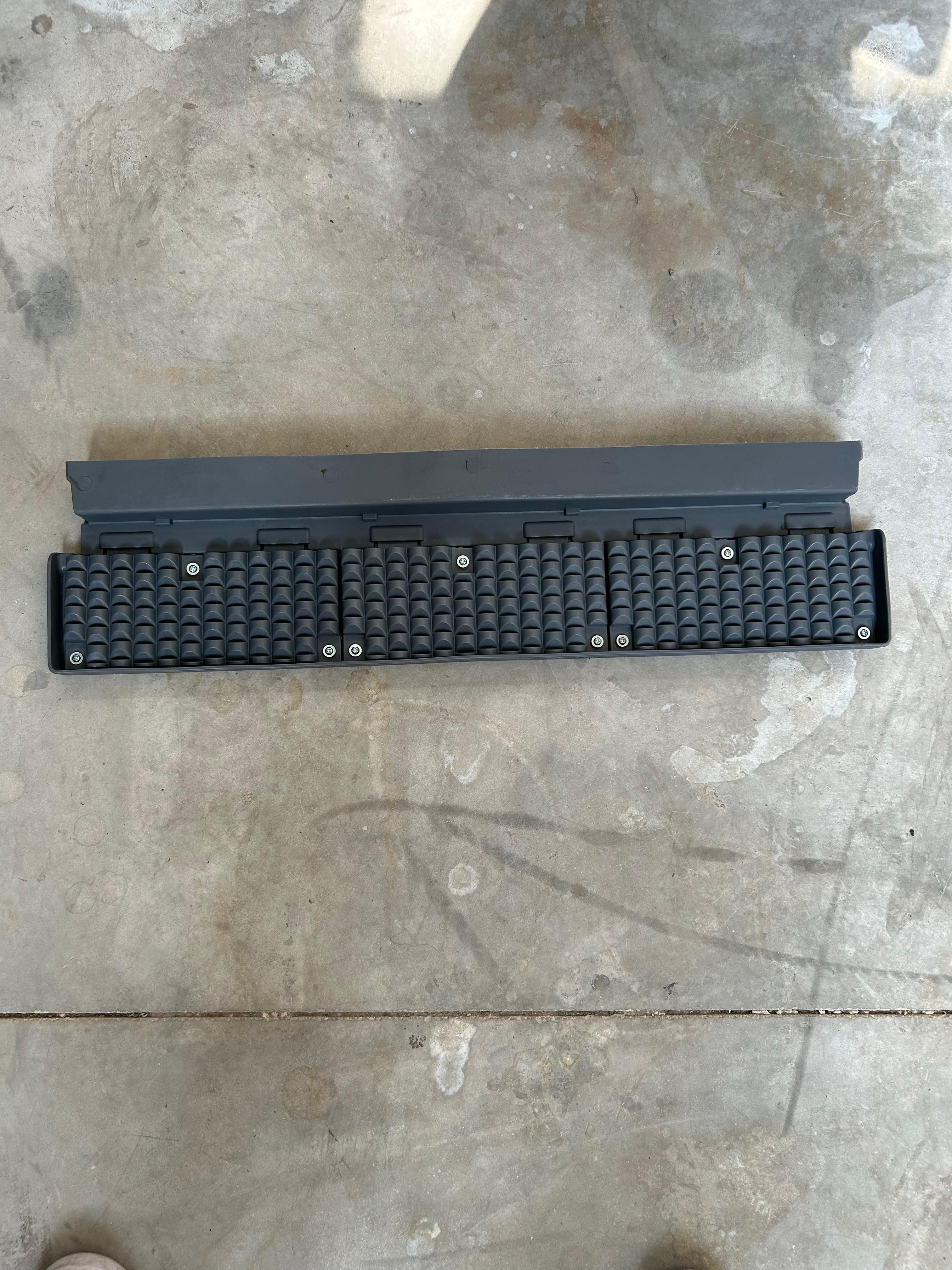 ACTROS 1844 / 1841 / AXOR  ÇEKİ ARKA TOZLUĞU KISA TİP 9305200081