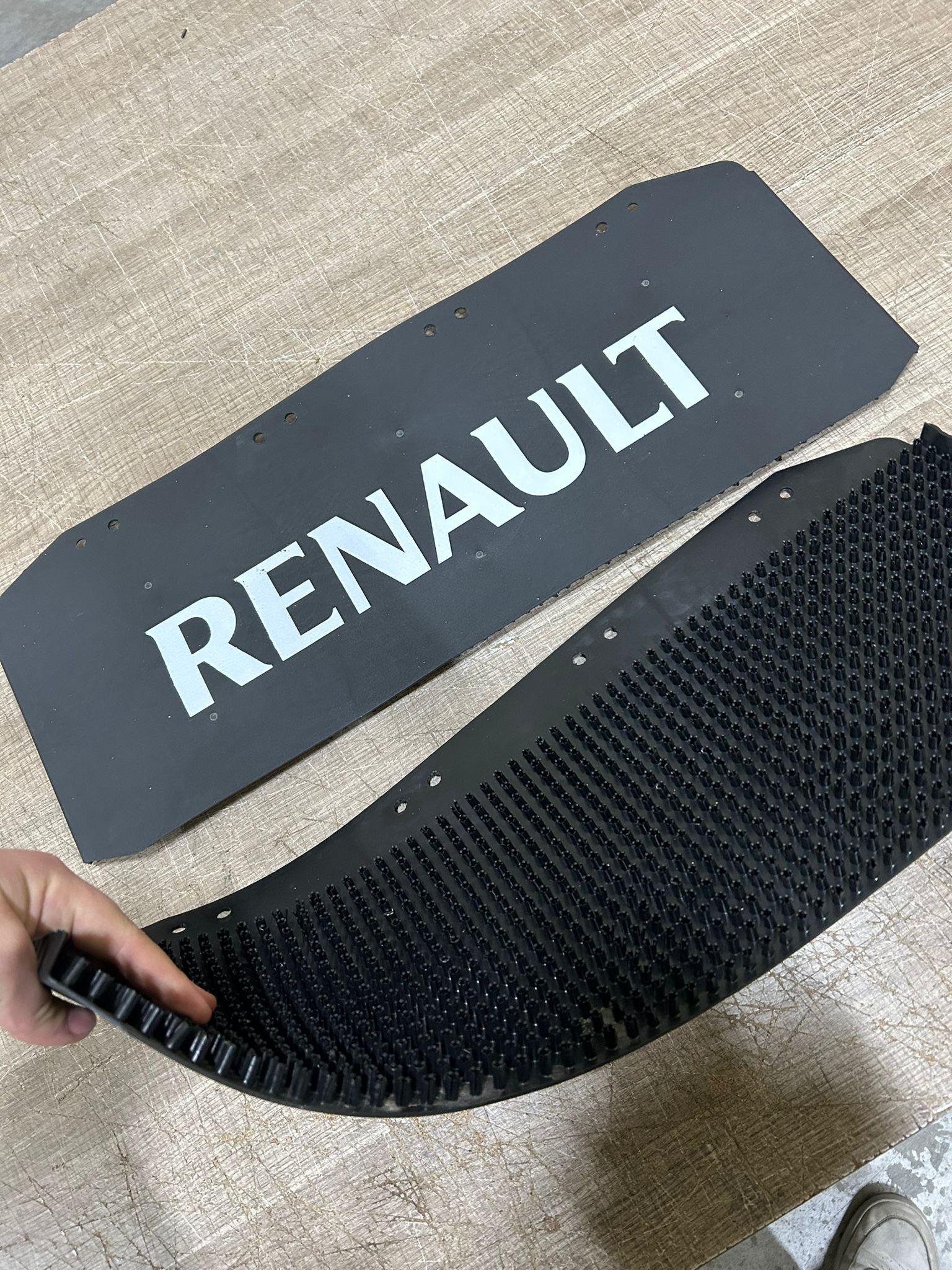 RENAULT YAZILI DİKENLİ TOZLUK PASPAS TAKIMI (TAKIM)