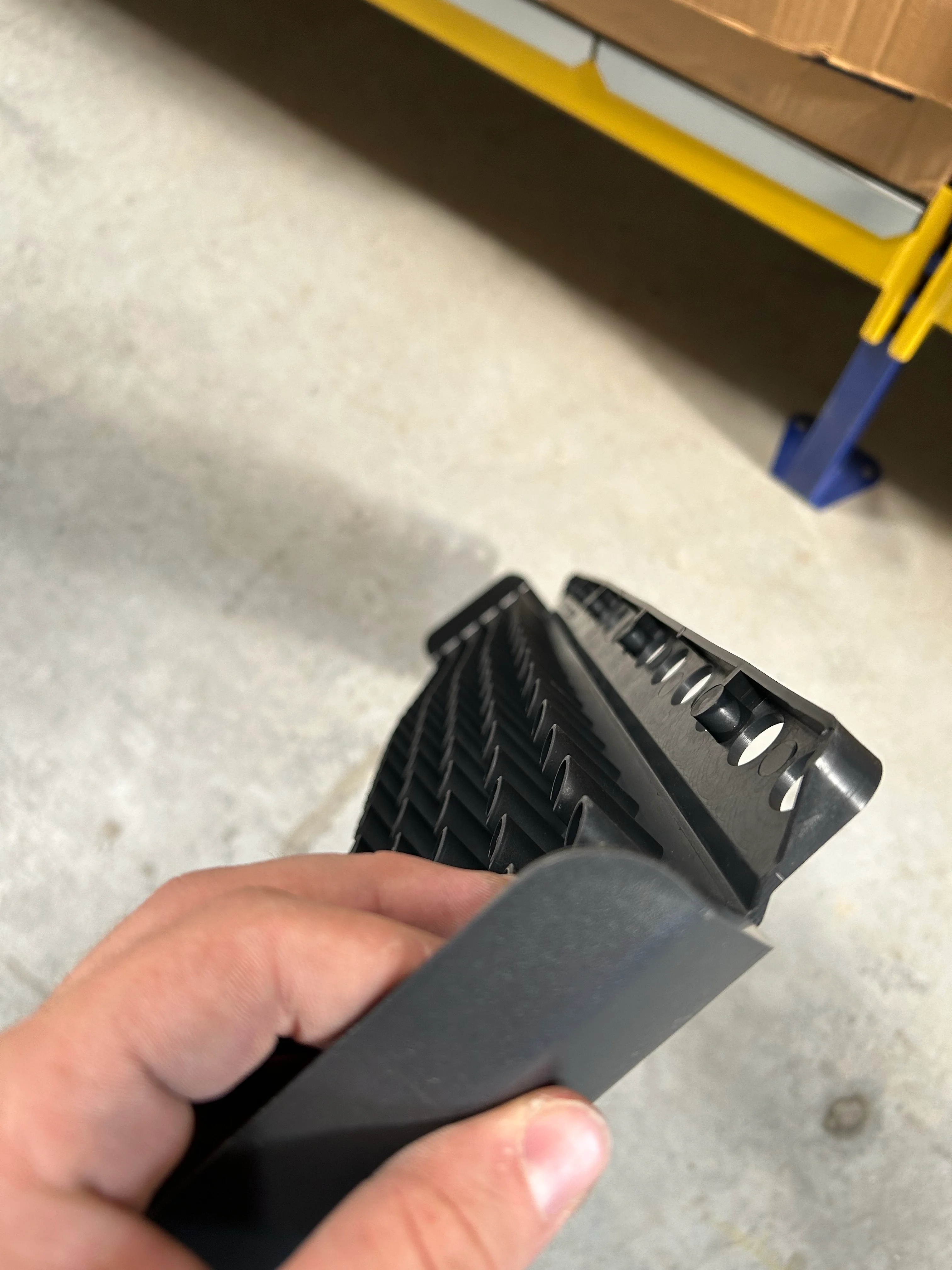 ACTROS MP 4 KISA TİP ARKA TOZLUK 9605200181