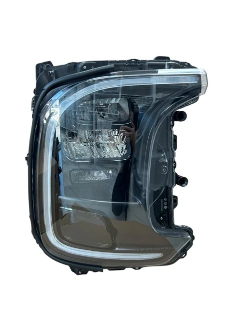 MP6 ACTROS YENİ KABİN SAĞ FAR 9668200659