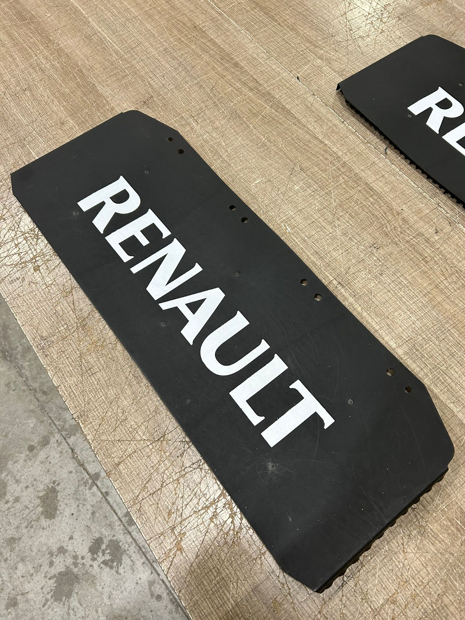 RENAULT YAZILI DİKENLİ TOZLUK PASPAS TAKIMI (TAKIM)