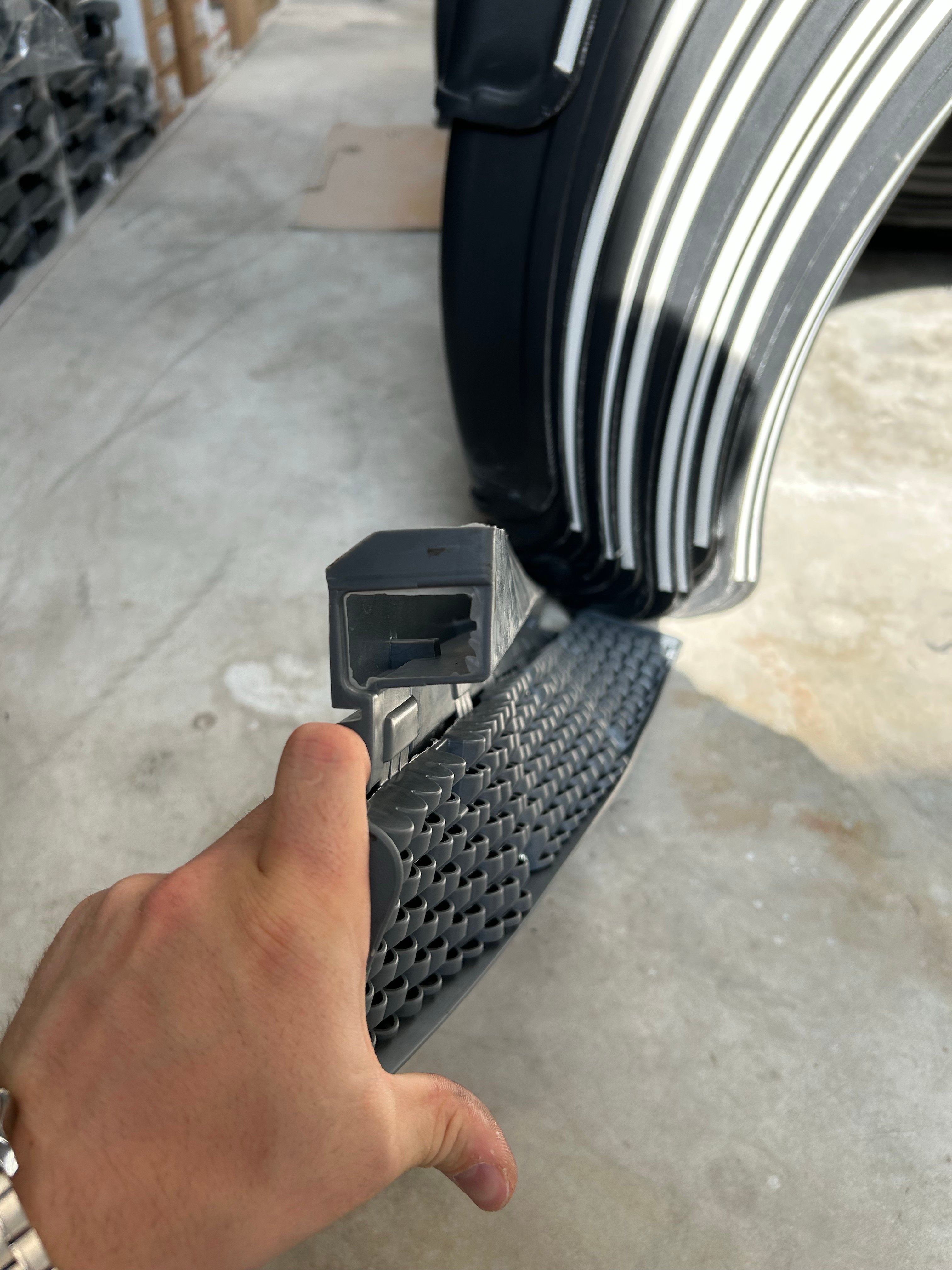 ACTROS 1844 / 1841 / AXOR  ÇEKİ ARKA TOZLUĞU KISA TİP 9305200081