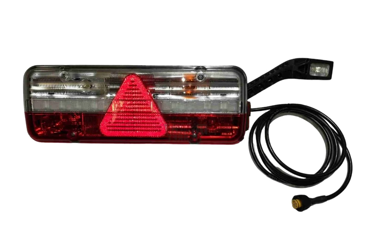 STOP LAMBA SAĞ MODULAMP ÜÇGEN LEDLİ BOYNUZLU SABA.1586-M002R20-A