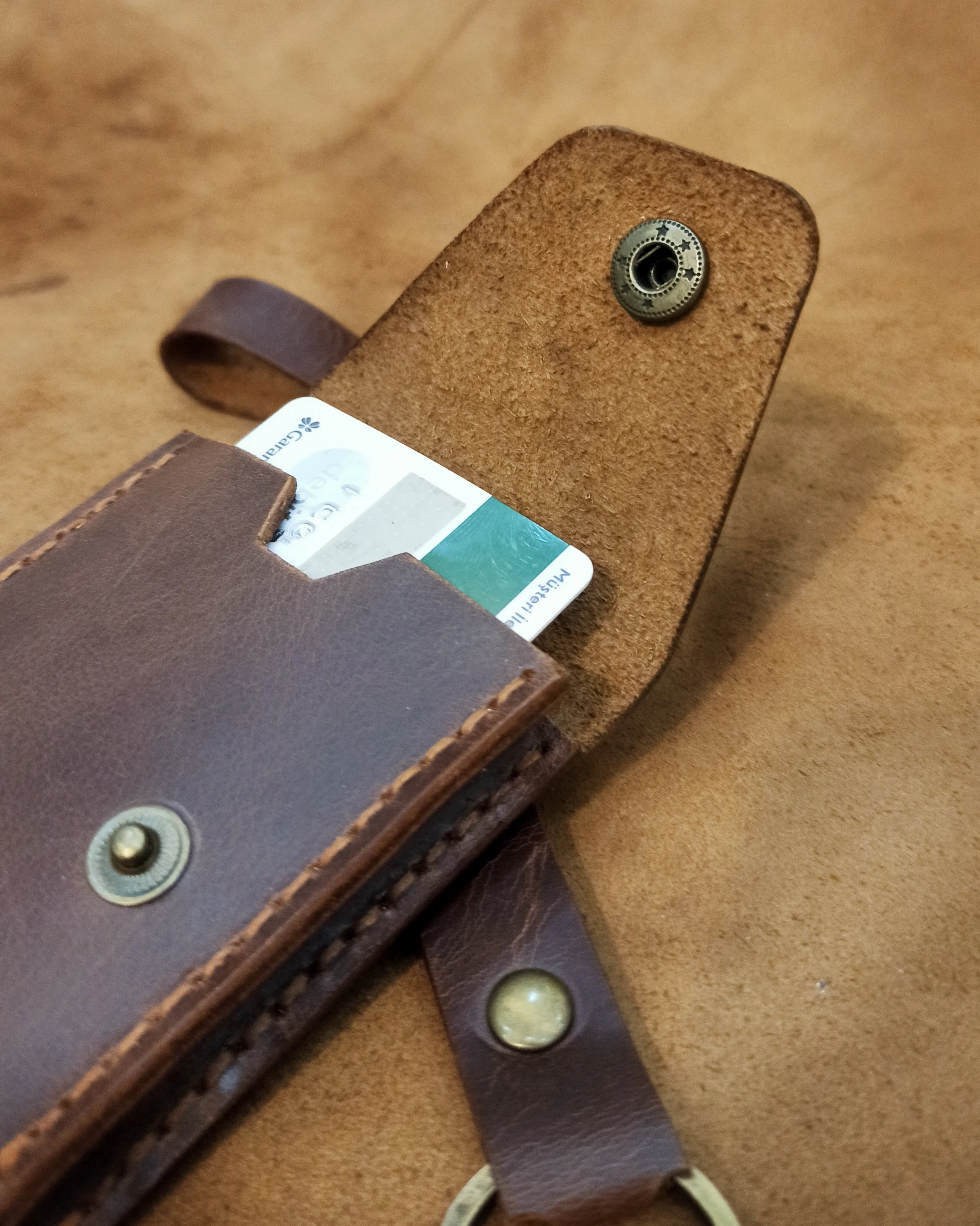 Avuç İçi Dikey Kartlık