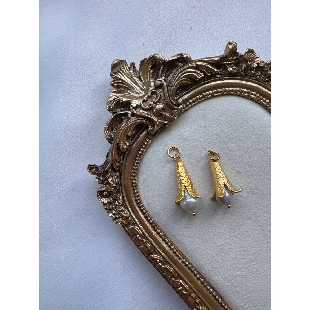 Lale charm
