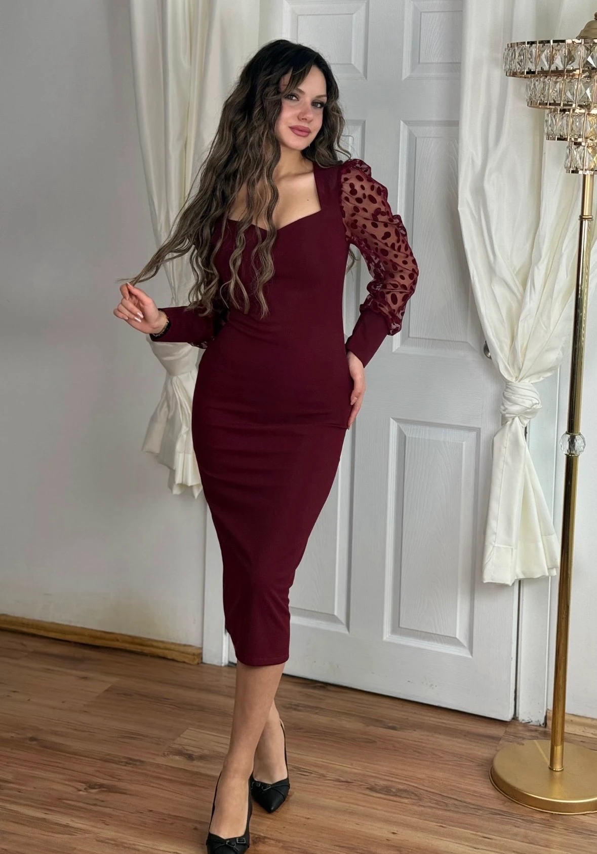 Ella Puantiye Detaylı Elbise