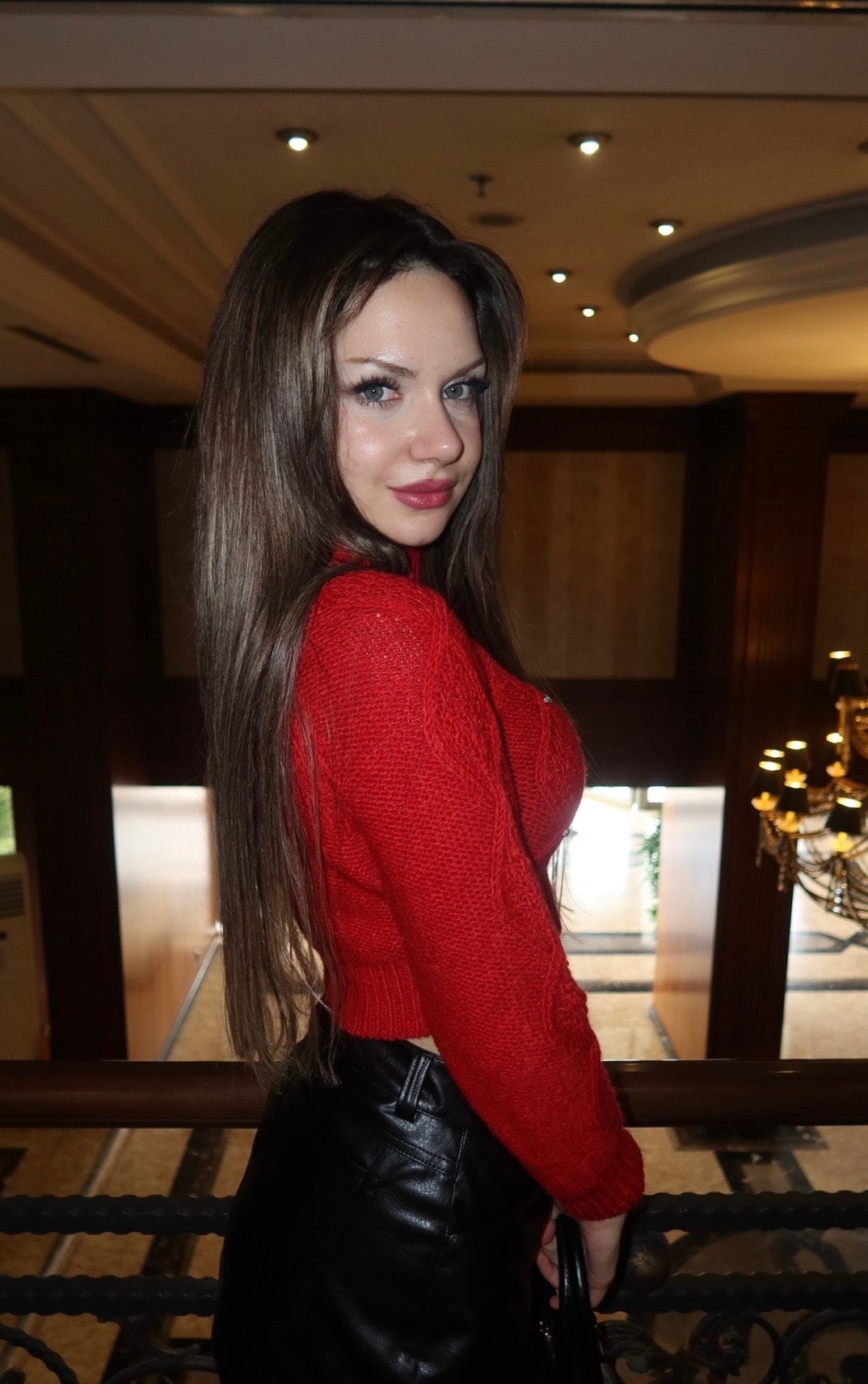 Liza Taş Detaylı Kazak