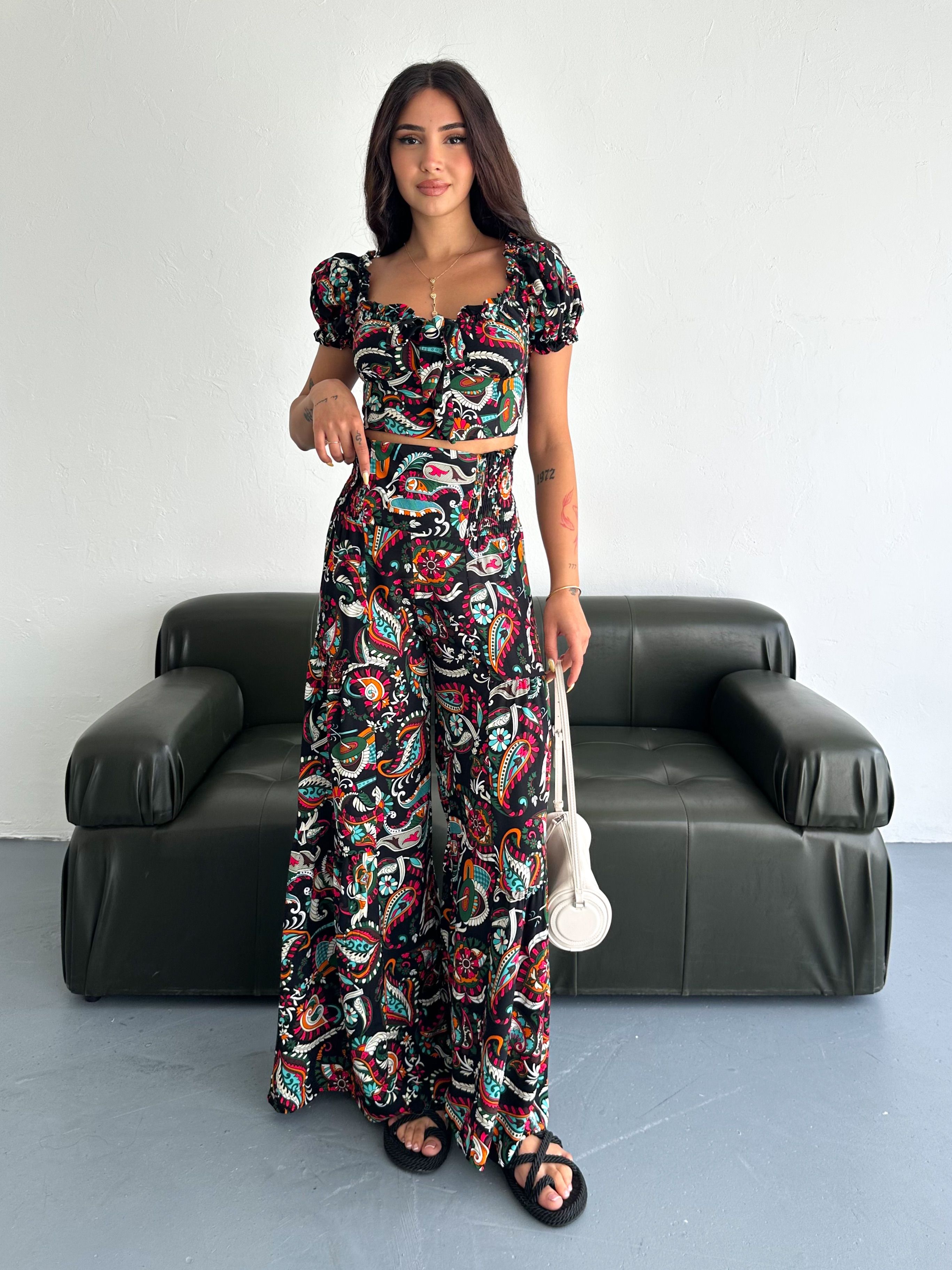 Mara Crop Pantolon Takım - siyah desenli