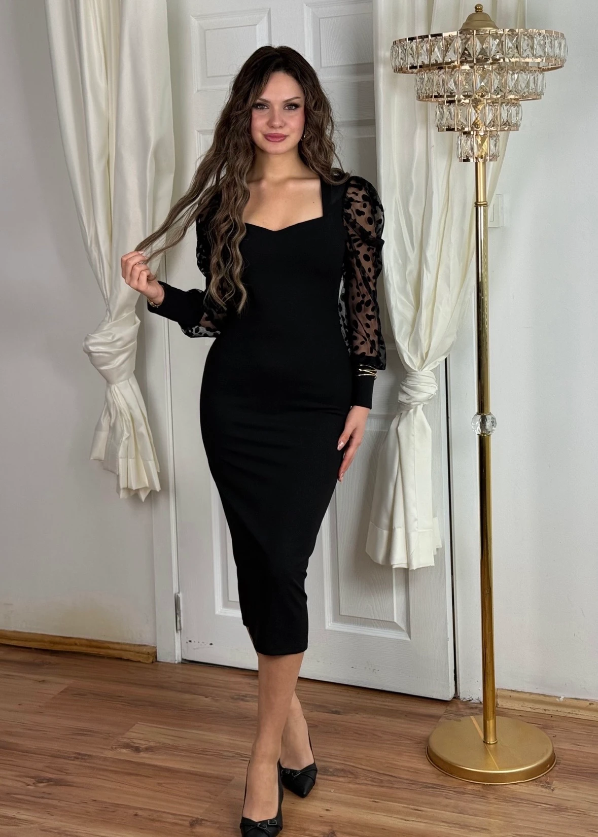 Ella Puantiye Detaylı Elbise