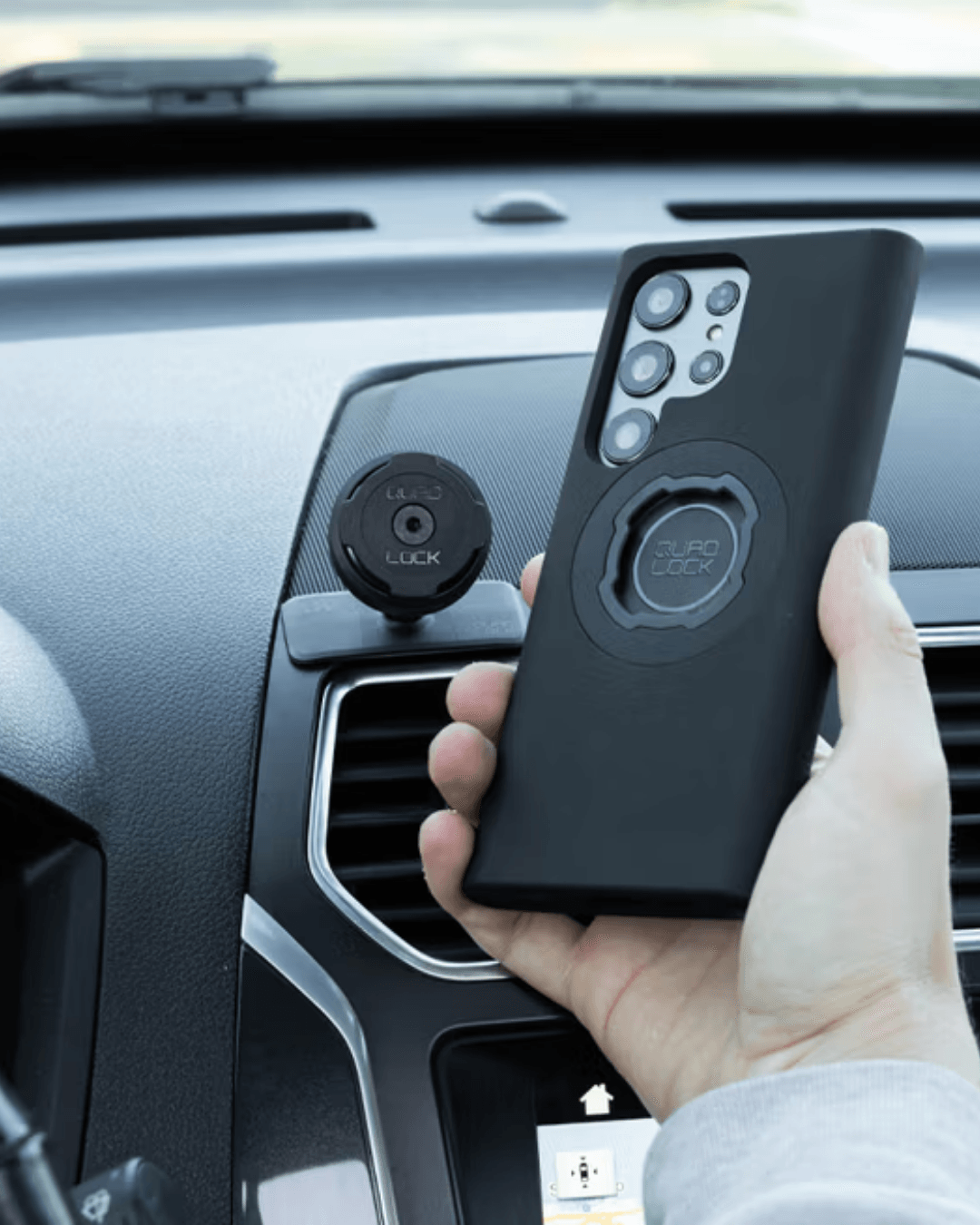 Quad Lock Araç İçi Konsol Üzeri Yapıştırmalı Telefon Tutucu (Adhesive Car Mount)