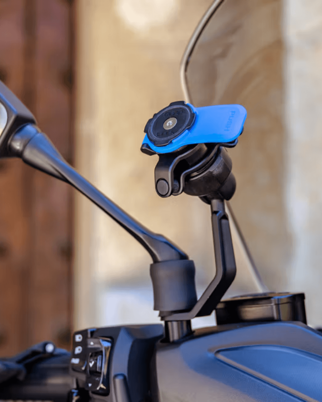 Quad Lock Ayna Dibi Bağlantılı Titreşim Önleyicili Telefon Tutucu (Mirror Stem Mount)