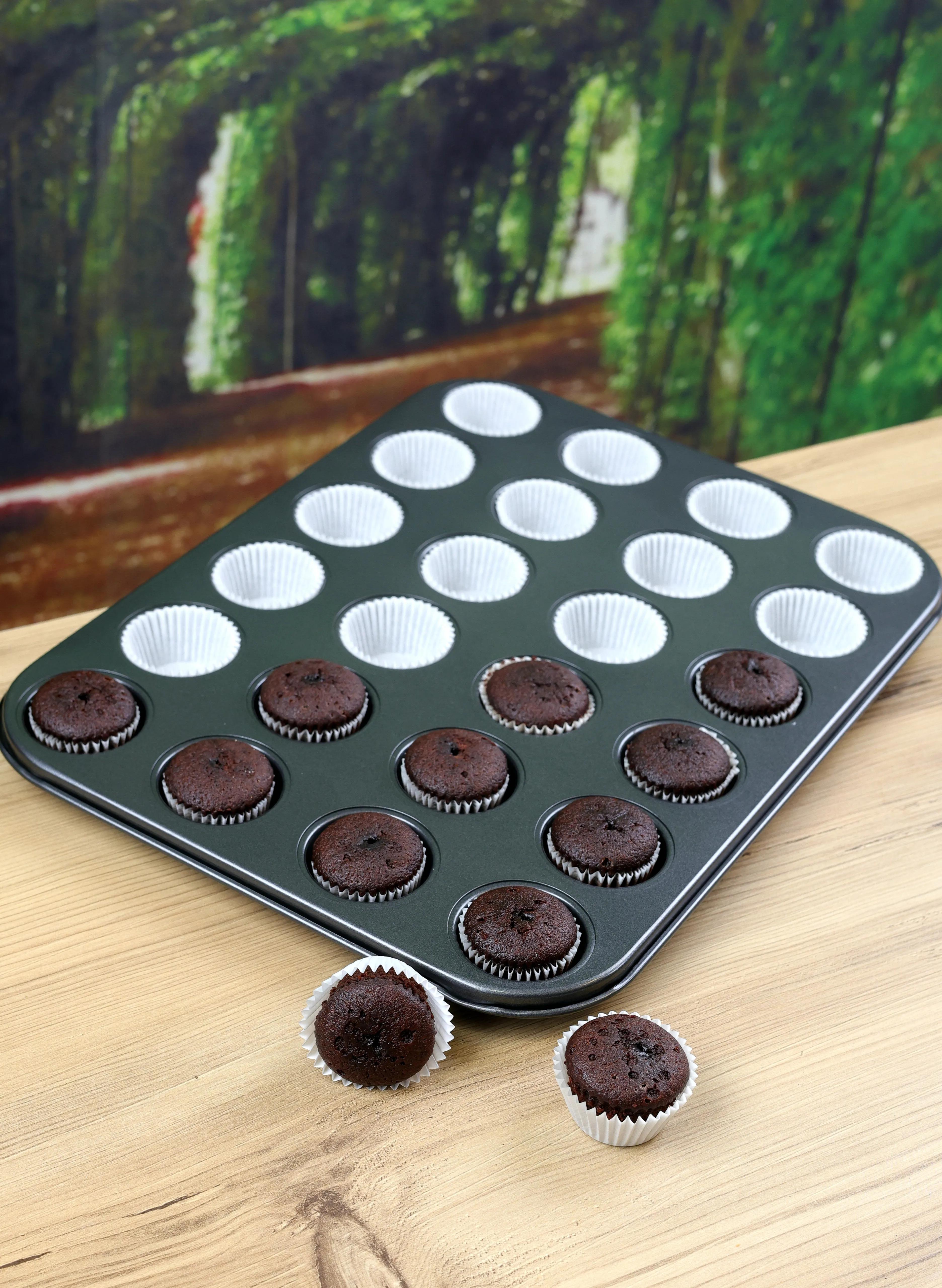 24 LÜ MUFFİN TEPSİSİ  KARGO DAHİL