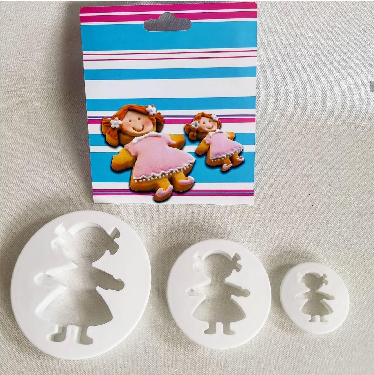 3 LÜ KIZ BEBEK TEMALI KESME SET