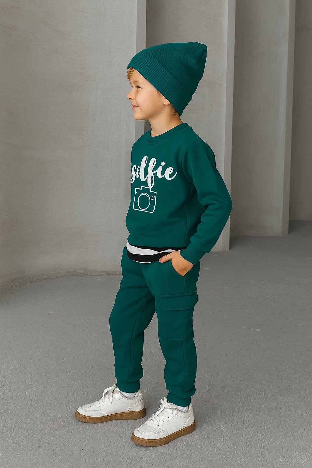 Selfie Baskılı 3’lü Çocuk Takım (Sweatshirt + Eşofman + Bere) – Petrol Yeşili - 31453